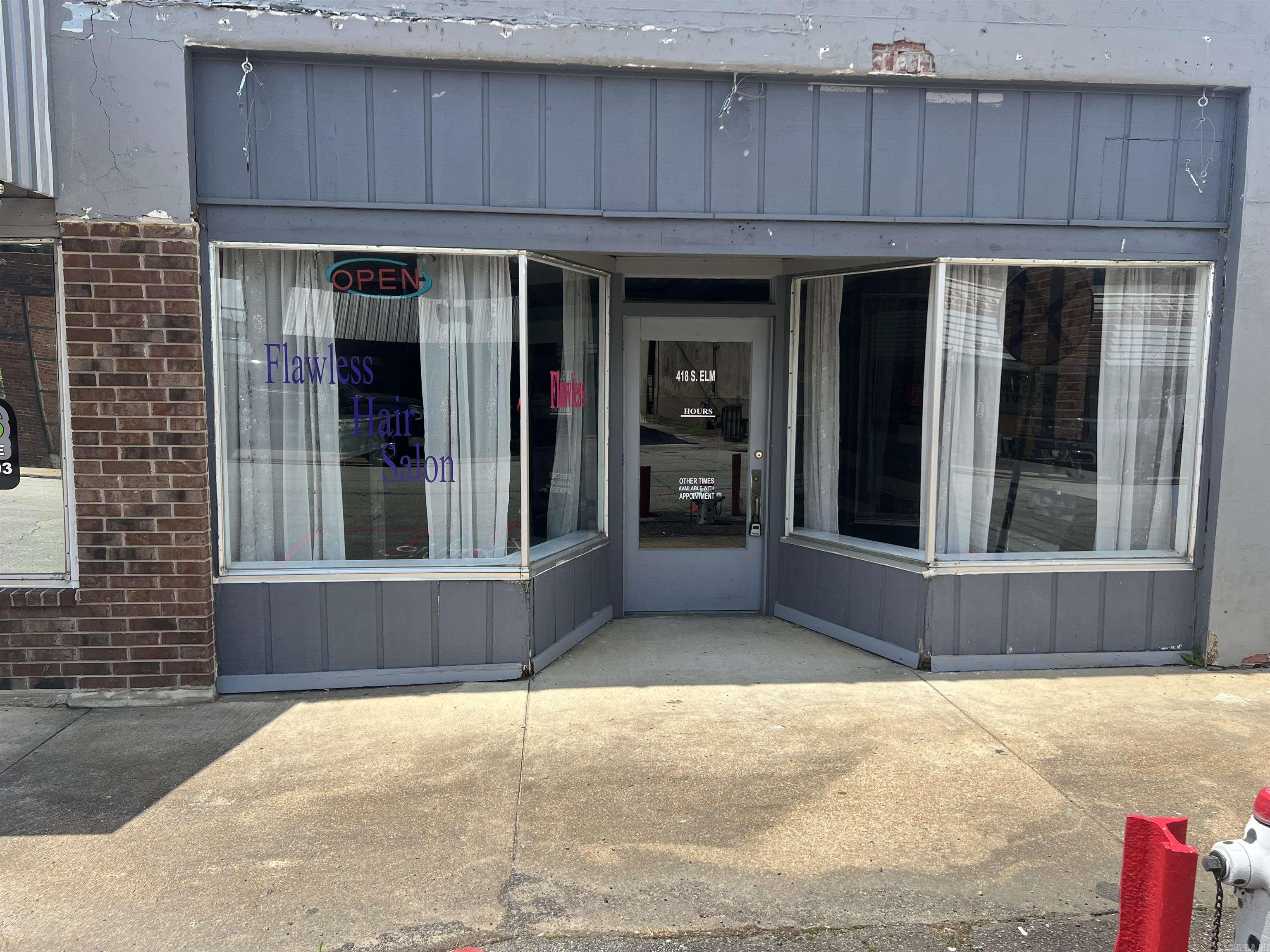 Here it is the perfect location for your next business adventure! Building has been recently updated and previously used as a Salon and Boutique. Located downtown in the middle of it all Strawberry fest, Halloween event, music, etc... Call today for your showing.