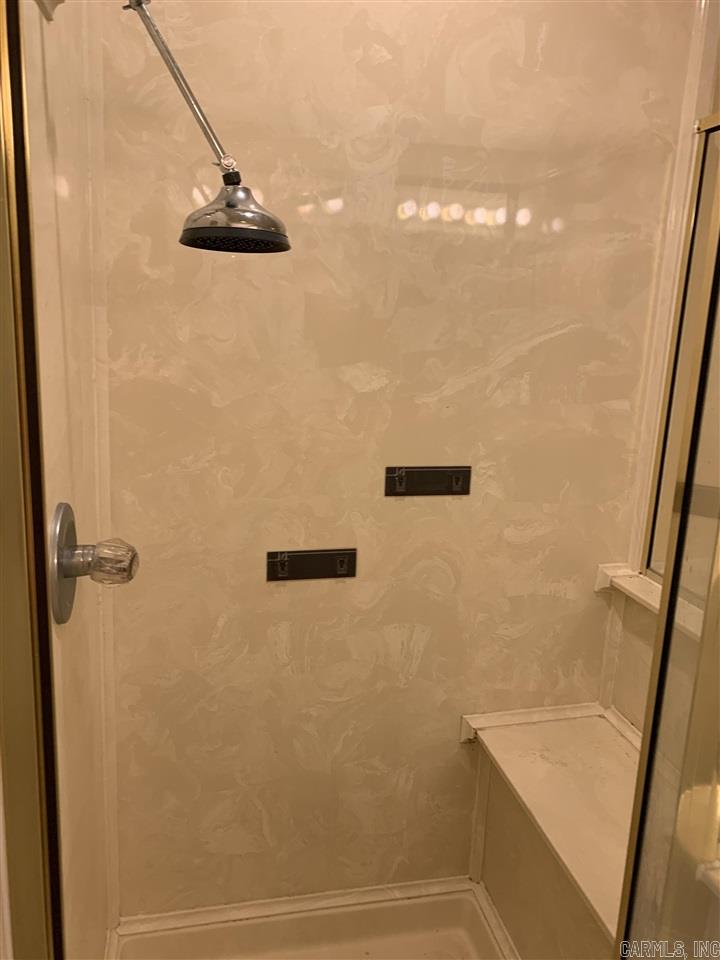 WALNUT POINTE NORTHLAKE SUBDIVIS - Residential