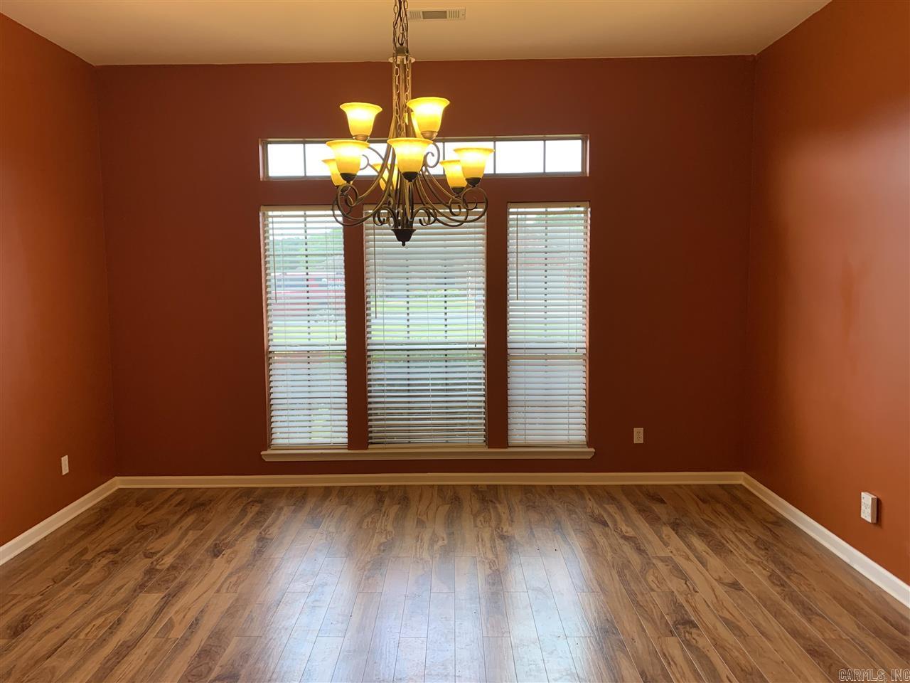 WALNUT POINTE NORTHLAKE SUBDIVIS - Residential