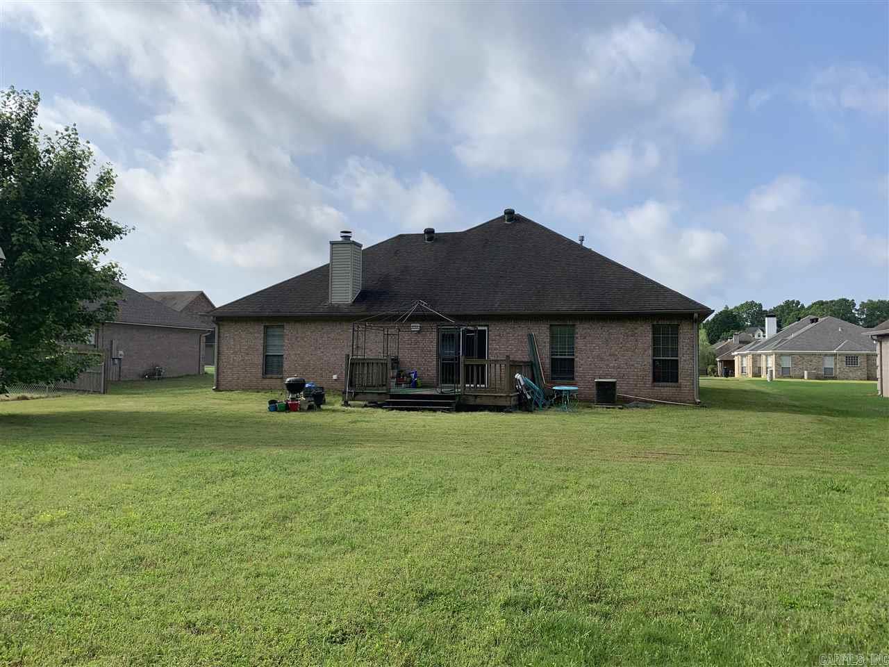 WALNUT POINTE NORTHLAKE SUBDIVIS - Residential