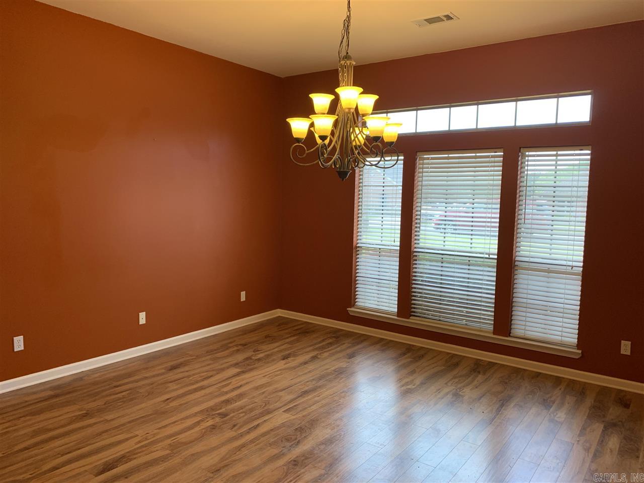 WALNUT POINTE NORTHLAKE SUBDIVIS - Residential