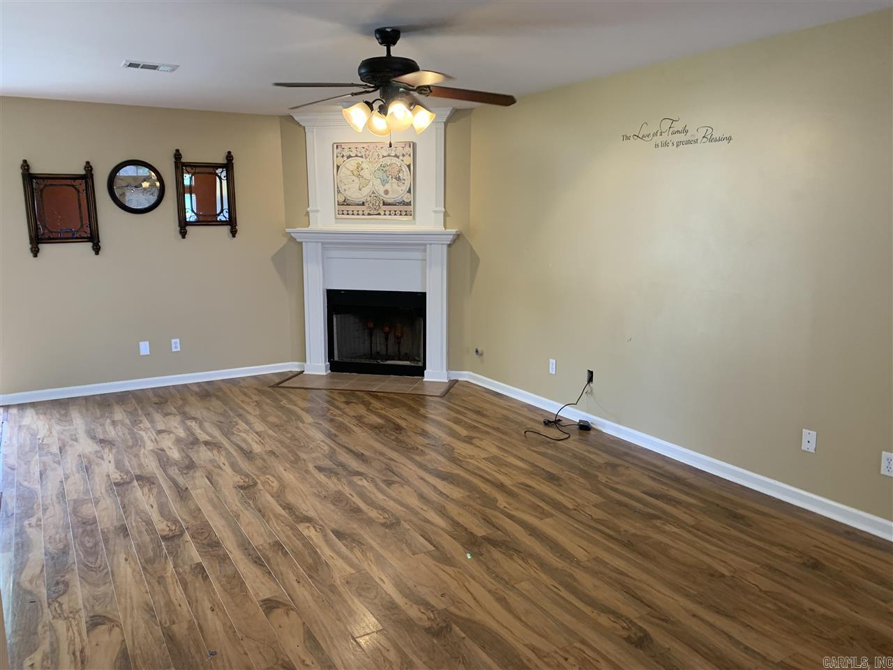 WALNUT POINTE NORTHLAKE SUBDIVIS - Residential