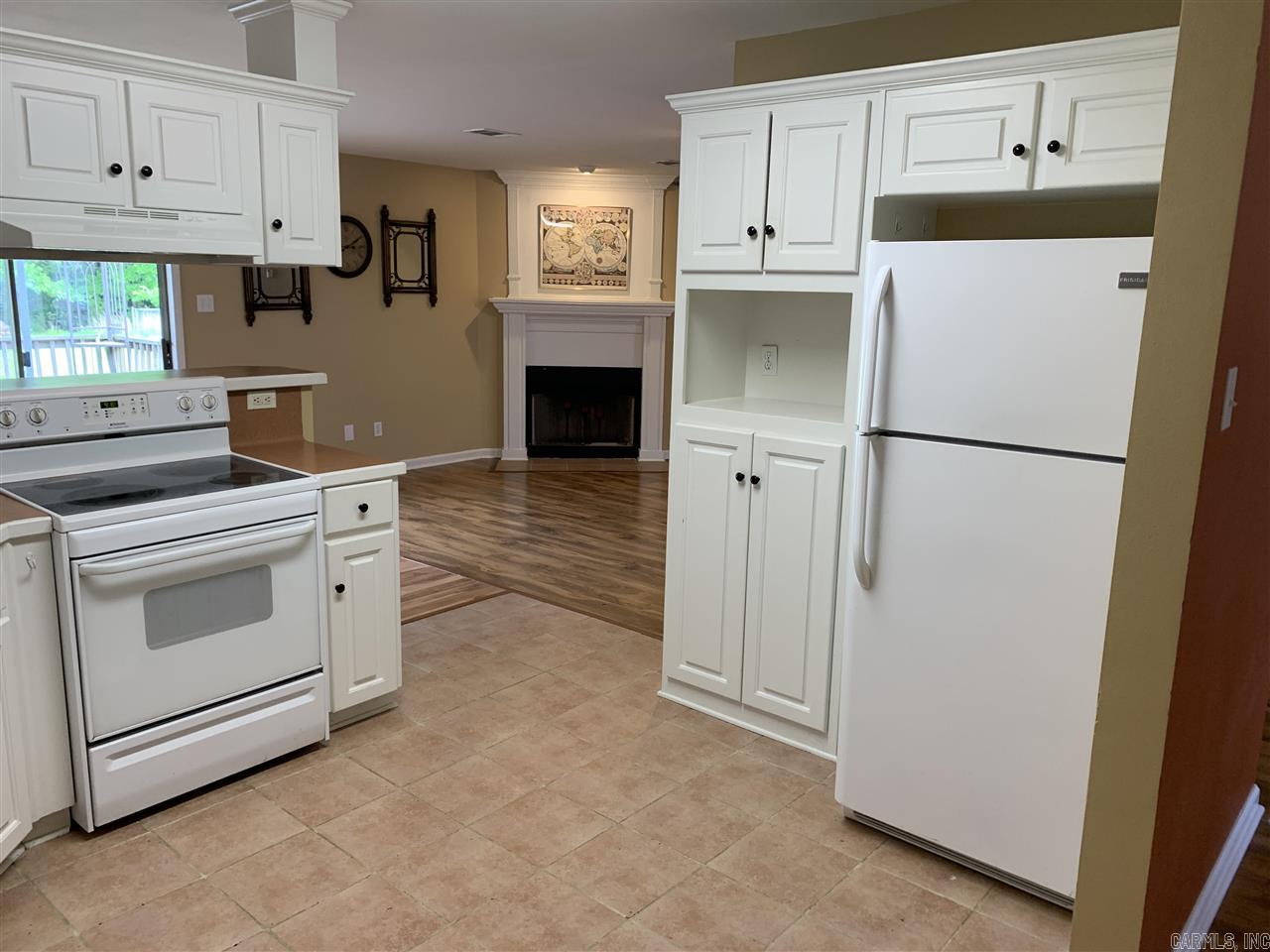 WALNUT POINTE NORTHLAKE SUBDIVIS - Residential