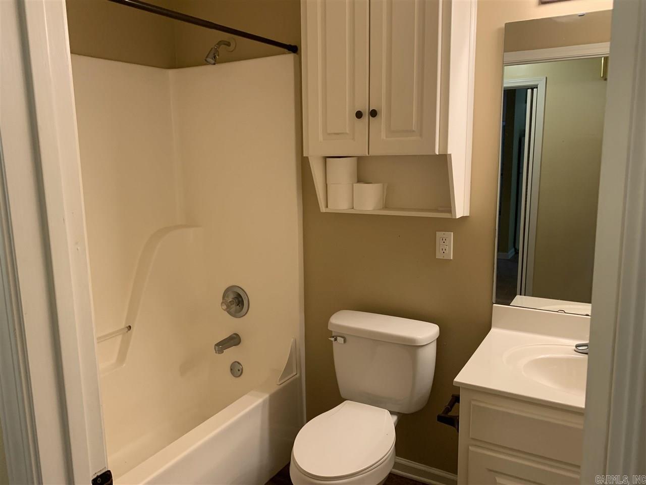 WALNUT POINTE NORTHLAKE SUBDIVIS - Residential