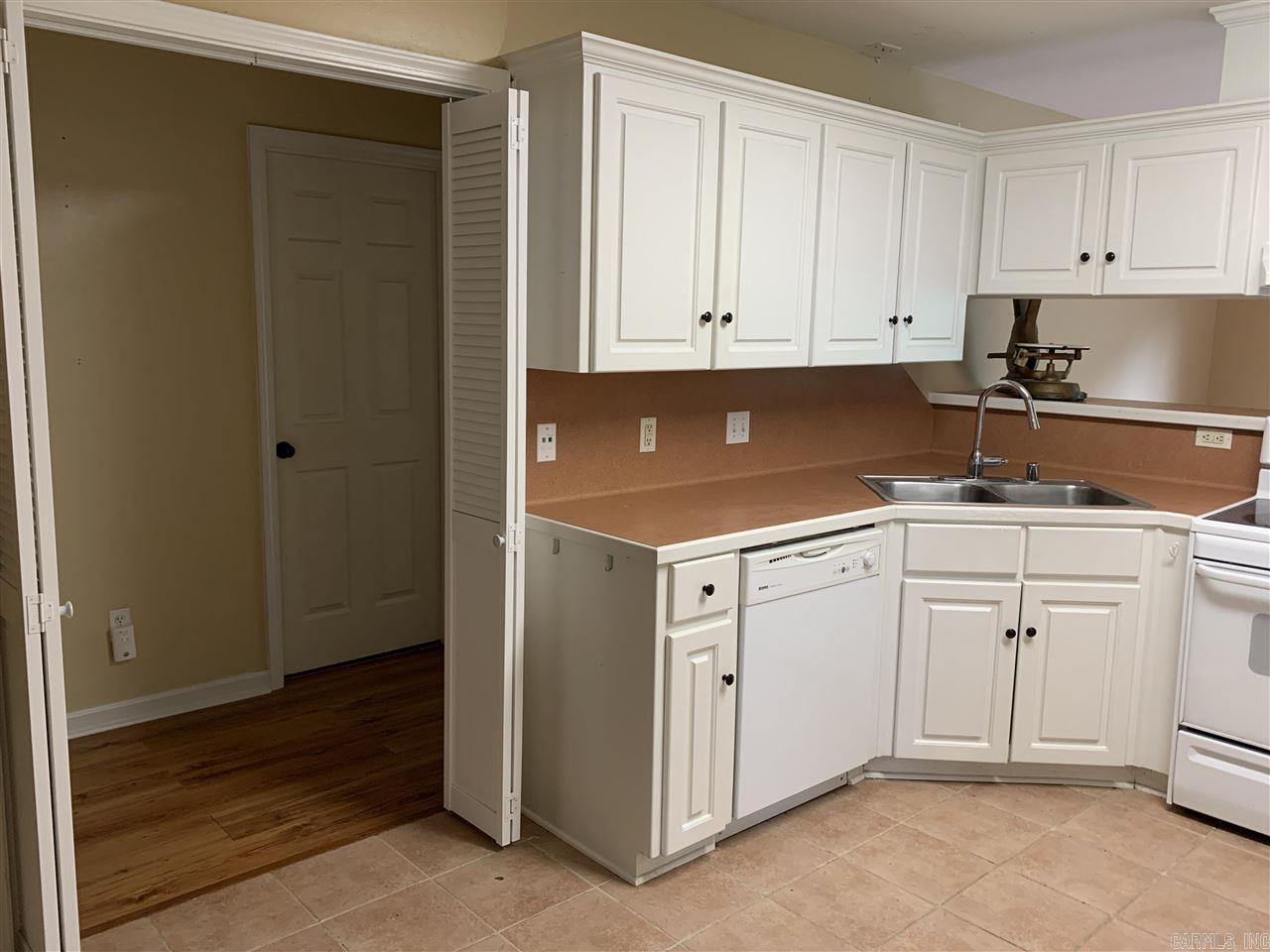 WALNUT POINTE NORTHLAKE SUBDIVIS - Residential