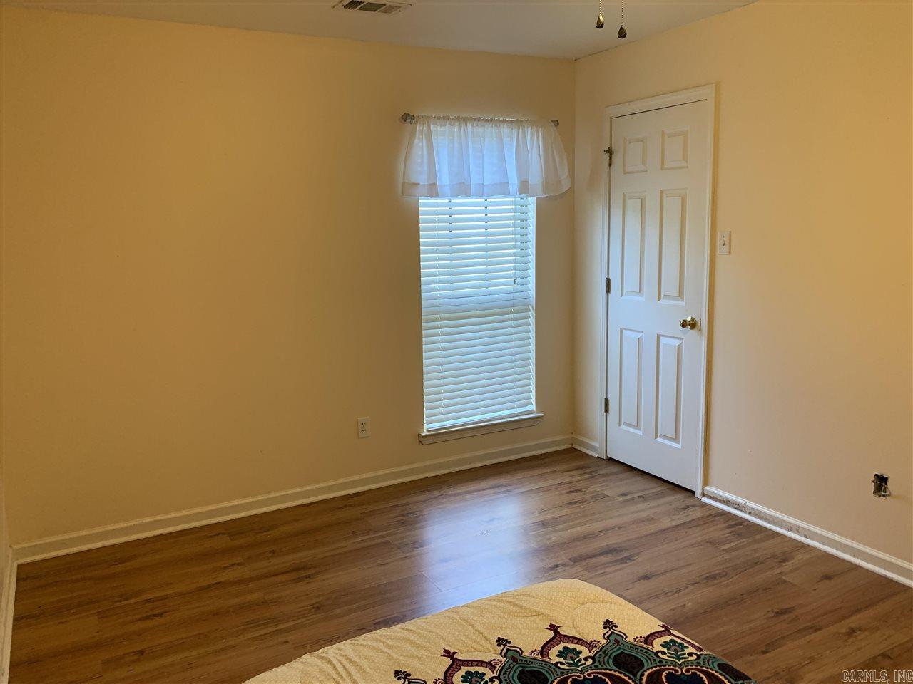 WALNUT POINTE NORTHLAKE SUBDIVIS - Residential