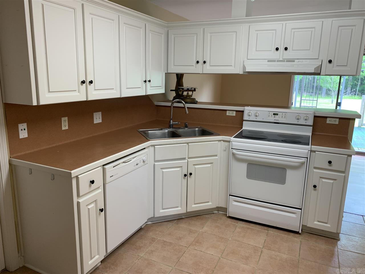 WALNUT POINTE NORTHLAKE SUBDIVIS - Residential