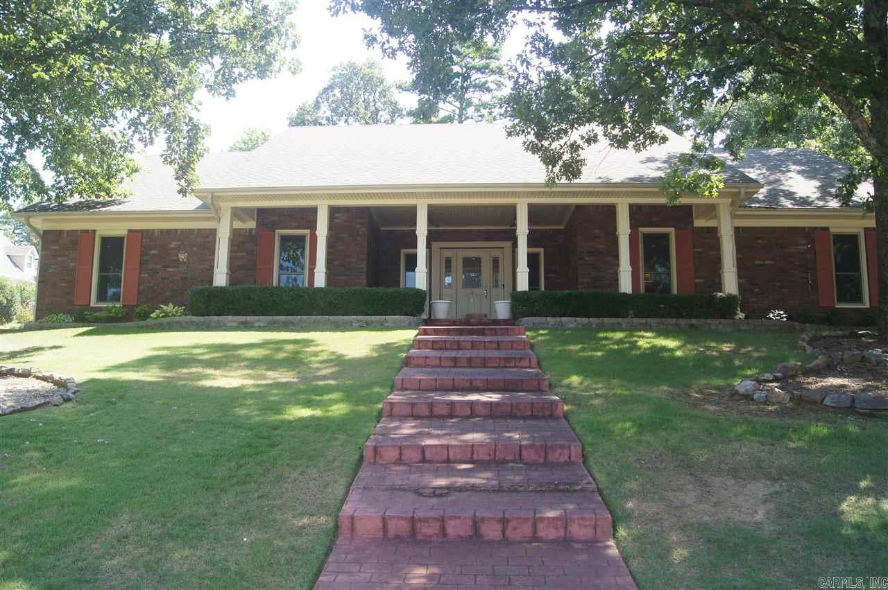 Beautifully updated 1 level home with 3 car garage zoned for Don Roberts.  Big front porch with ceiling fans, secluded backyard, no thru traffic located towards the end of court.  All bathrooms updated 2015, master bedroom w/2 separate closets and nice size en suite with double vanity.  Formal LR w/wet bar, formal dining, eat-in kitchen, den/study, sep laundry room with large pantry.  Updates include windows, siding, HVAC, garage doors, HWH, granite counters.  See remarks.