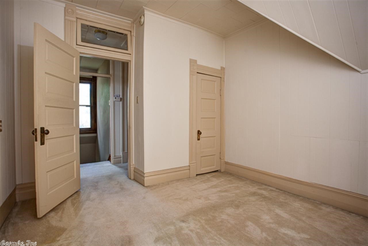 AUTEN & MOSS - Residential