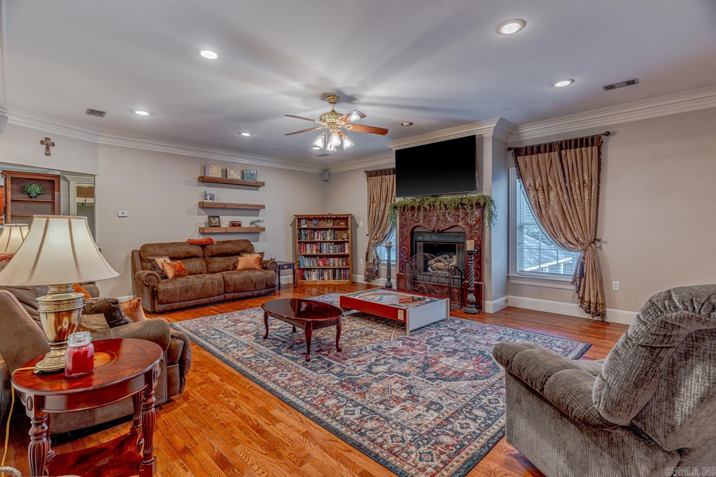 WOODSPRINGS ESTATES - Residential