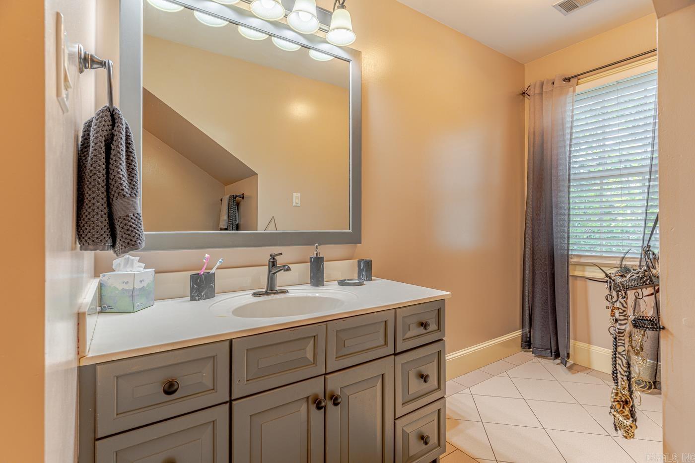 WOODSPRINGS ESTATES - Residential