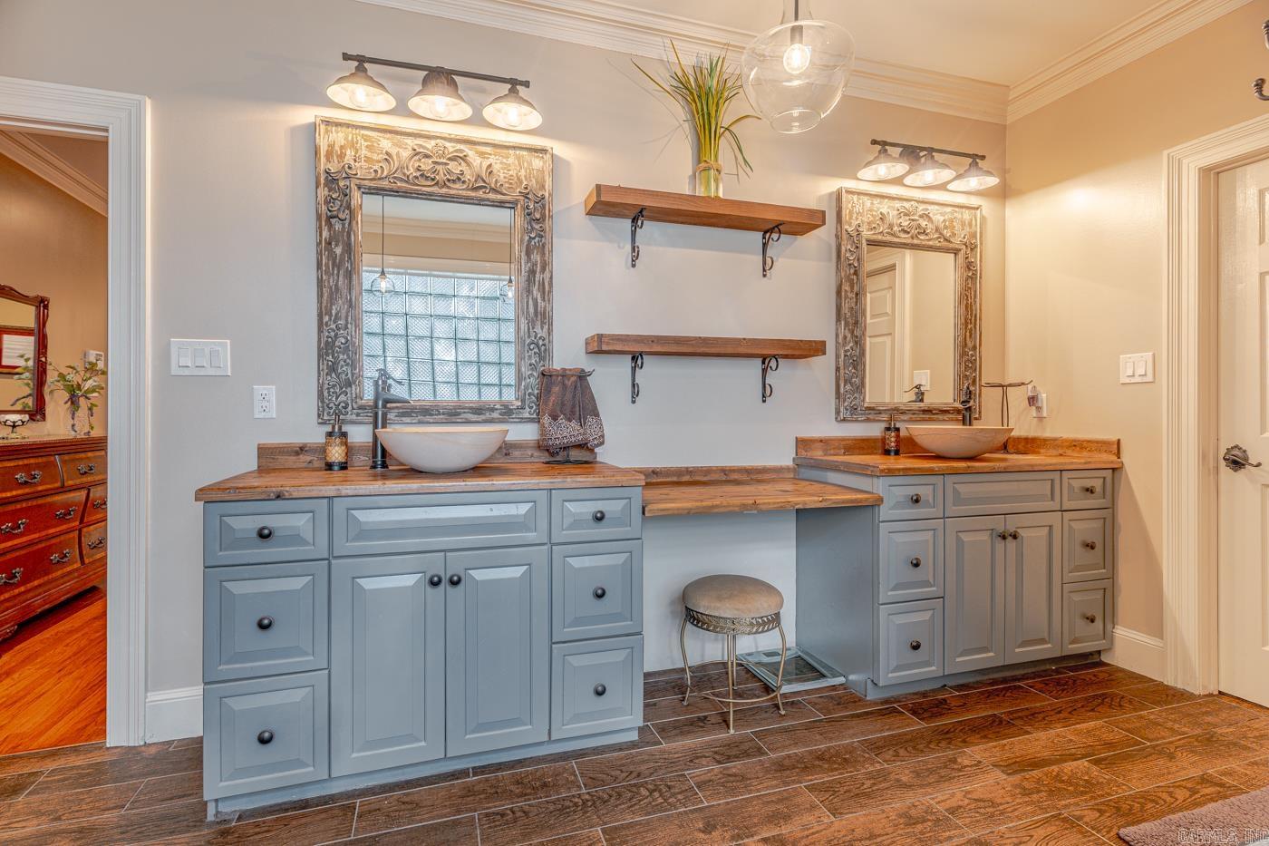 WOODSPRINGS ESTATES - Residential