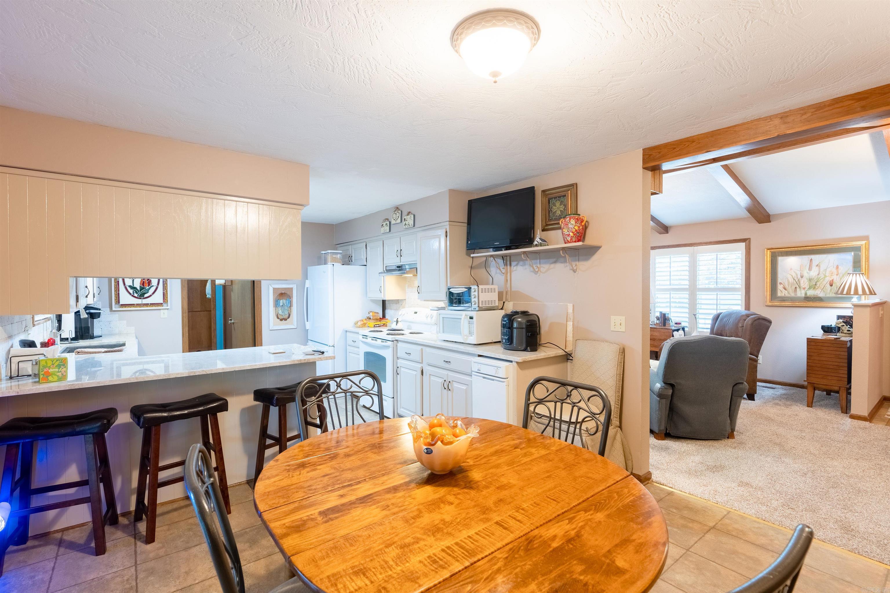 LAKESHORE HEIGHTS - Residential