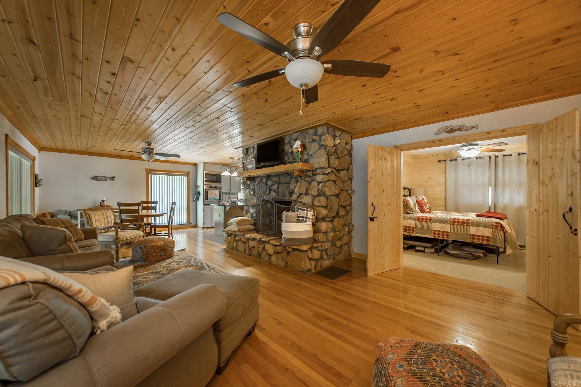 PLEASANT RIDGE - Residential