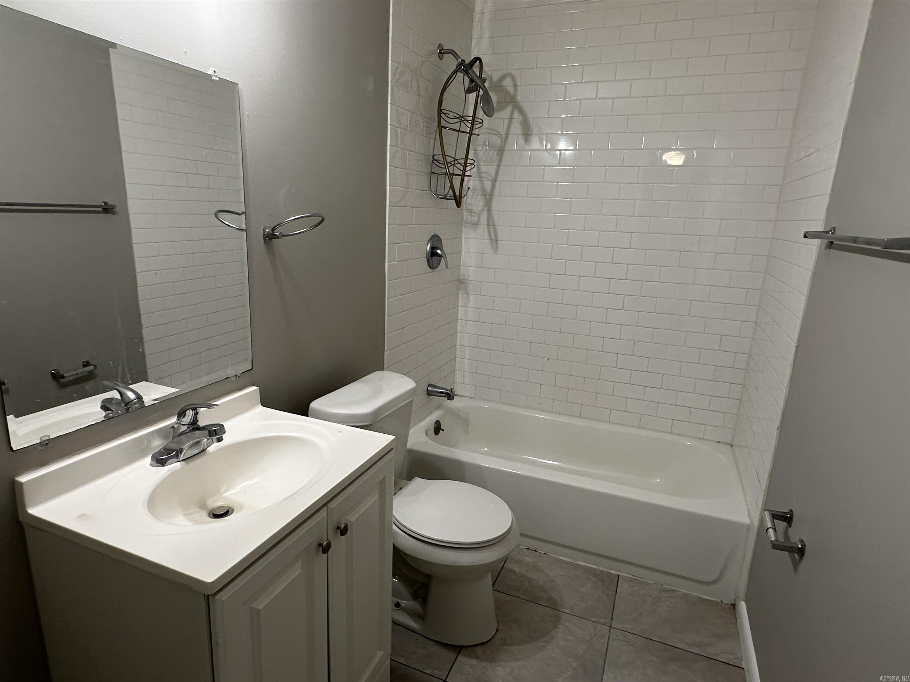 Sara Lynn - Residential Lease