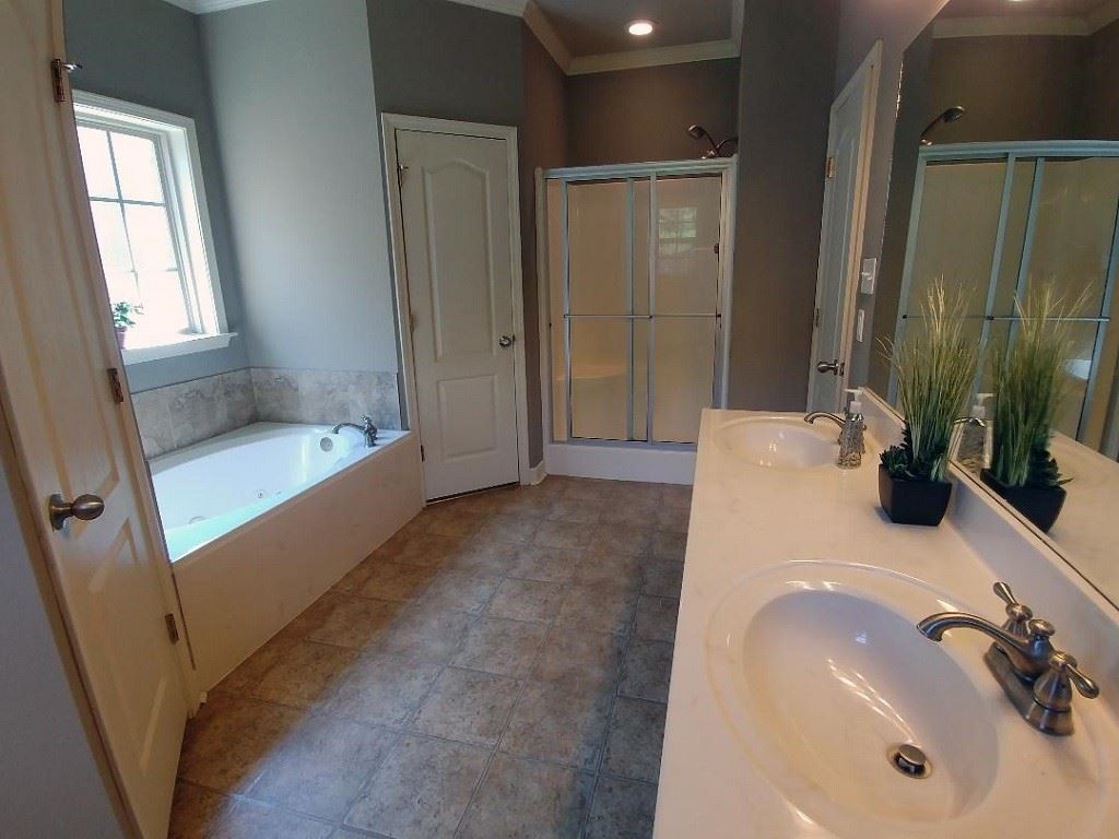 BRENTWOOD VILLAS - Residential
