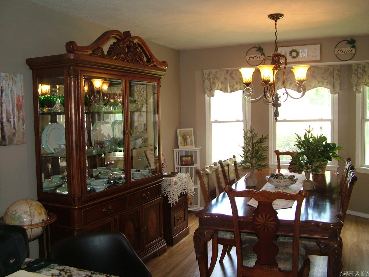 DELWOOD MANOR - Residential