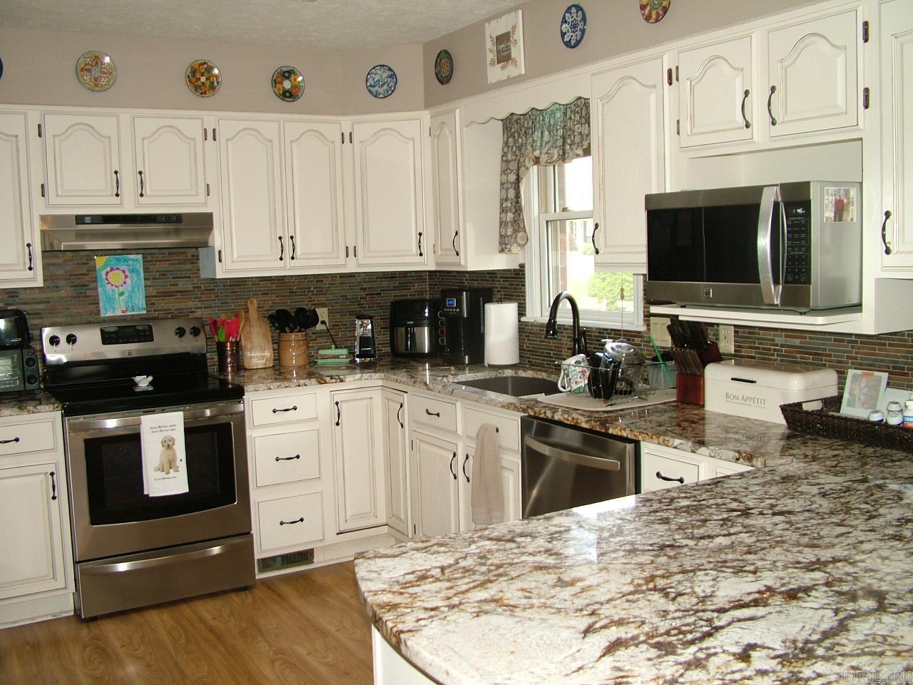 DELWOOD MANOR - Residential