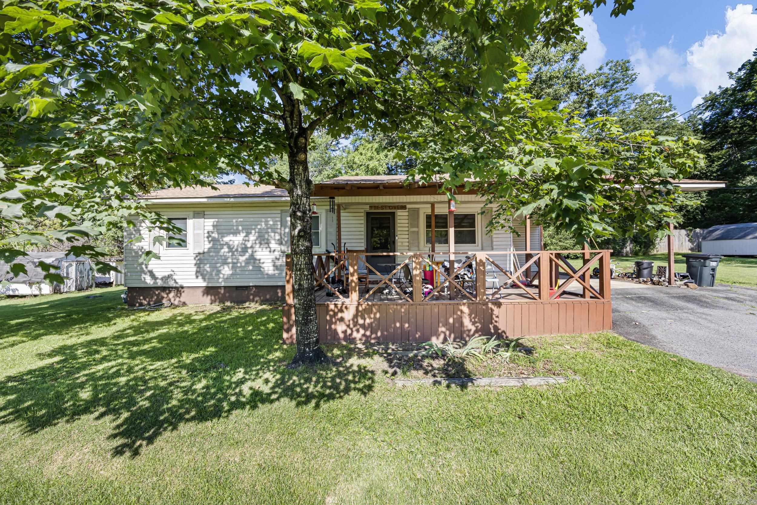 Located in an established neighborhood conveniently situated near the high school. Perfect for first-time homebuyers or as an investment property, this home offers newer windows, laminate flooring in the kitchen and laundry room, and a roof that is only 7 years old. With its desirable location and great potential, this property is ready for its next owner to make it their own. Don't miss this excellent opportunity. SEE AGENT REMARKS
