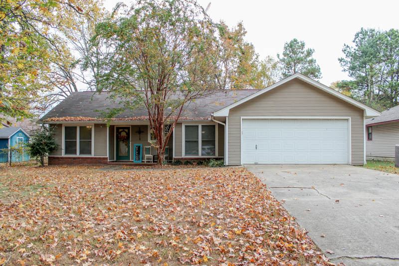 This 3 bedroom, 2 bath, split floor plan, home has so much just for you! From a wonderful front porch to sit and relax on, to the beautiful vaulted ceiling in the living space, you don't want to pass this one up. You can have features including a large master bedroom, plenty of counter/cabinet space in the kitchen, and an extra spacious backyard to entertain. With so much to offer, how could you skip this one? Call us to set up a showing. (See agent remarks.)