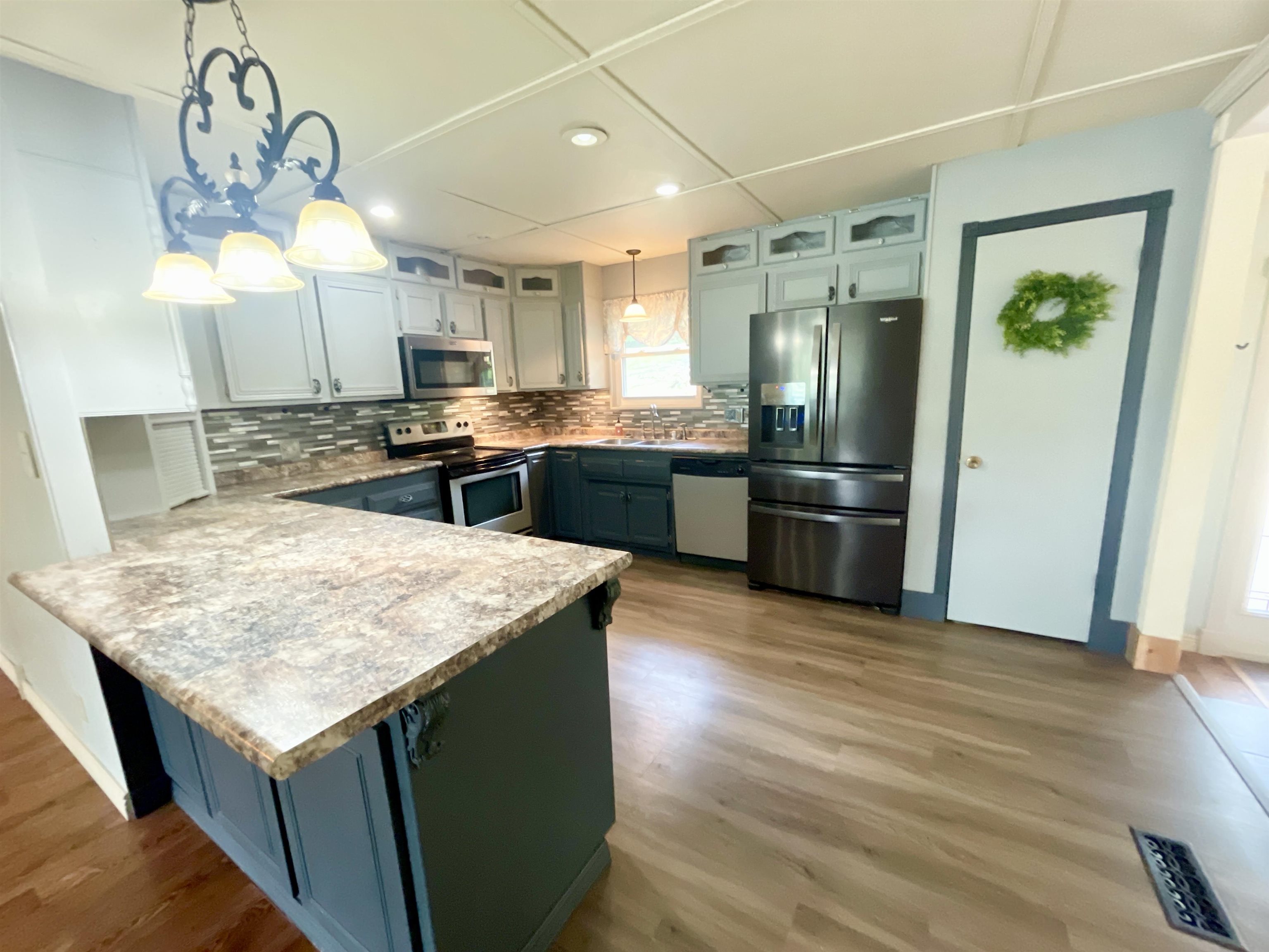 Navajo Second - Residential