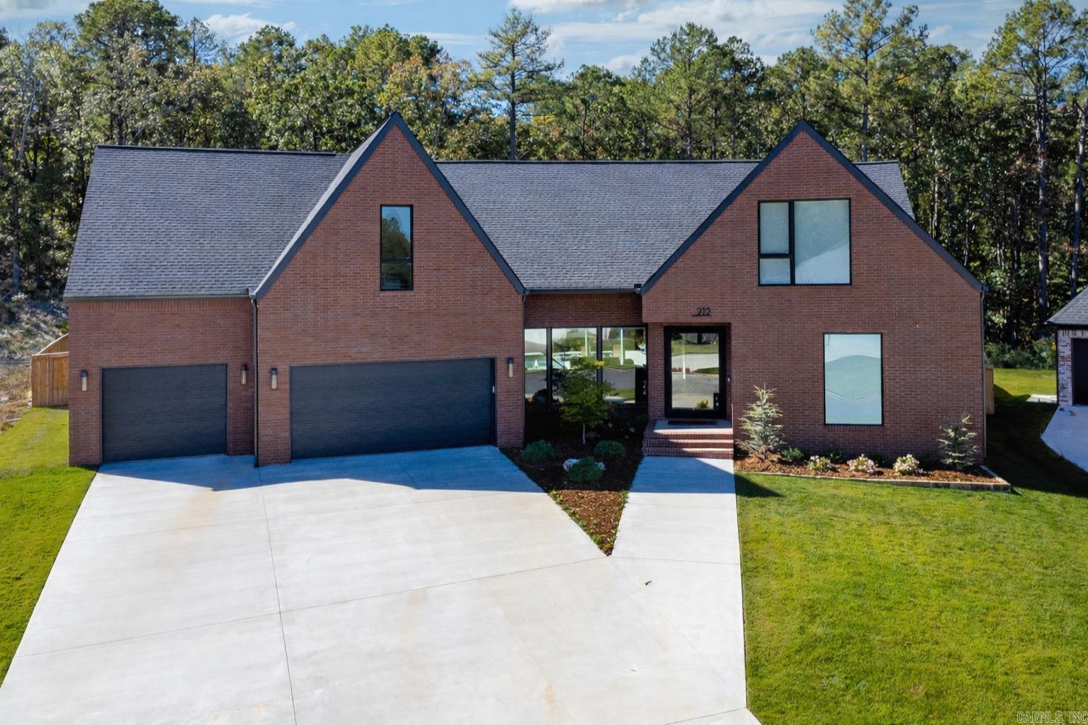CHENAL VALLEY ABINGTON COURT - Residential