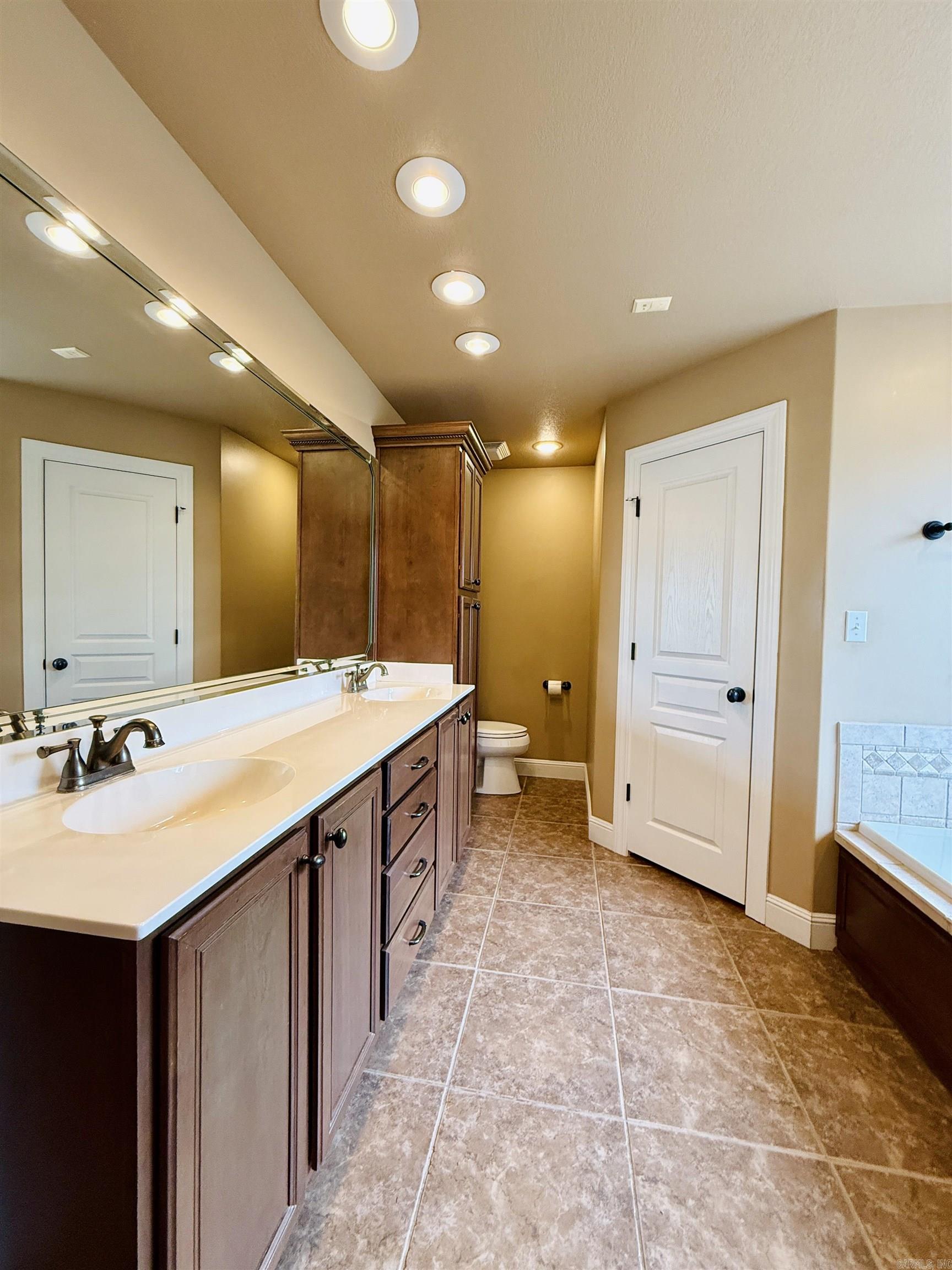 Country Lake - Residential