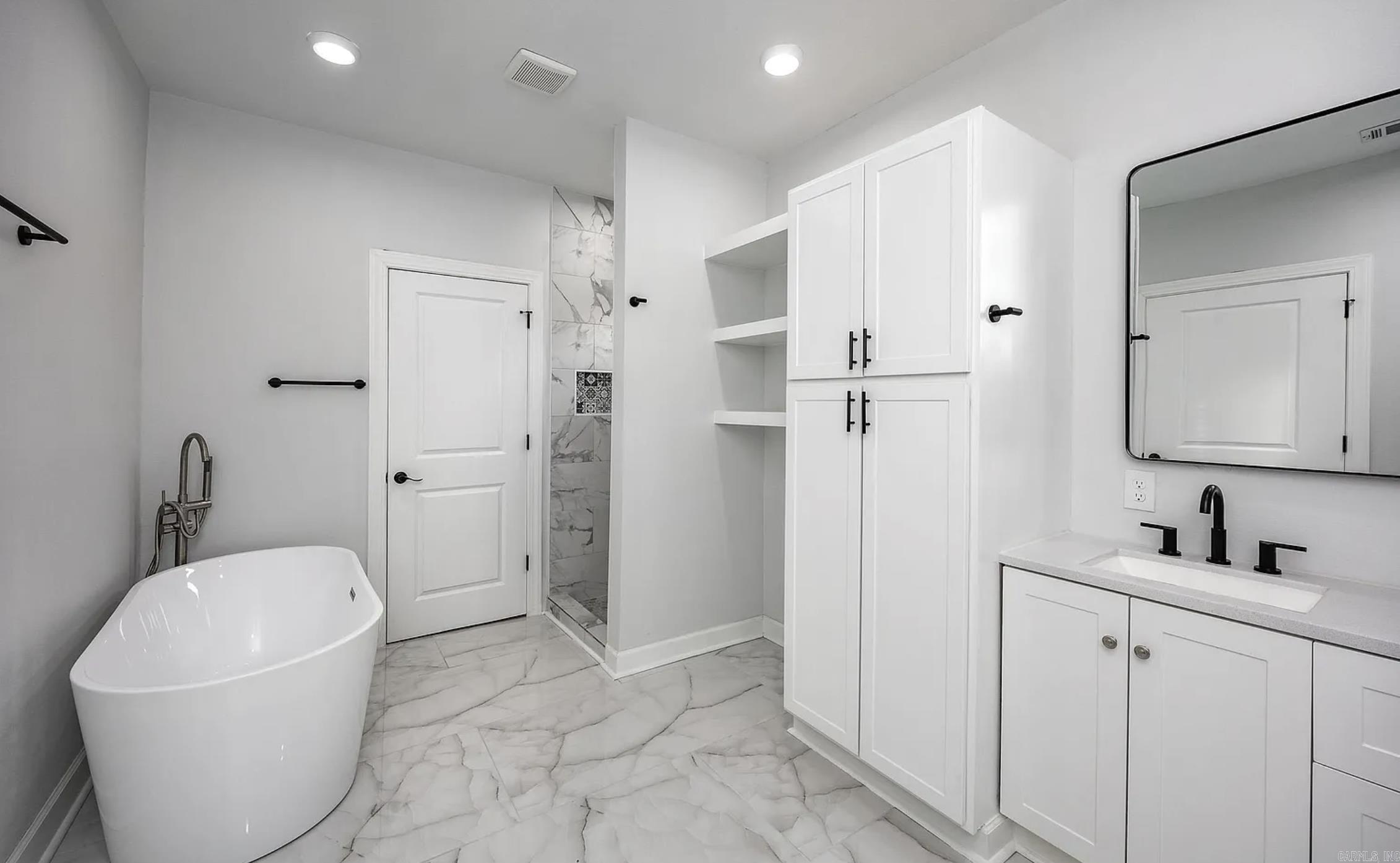 Worthen Wat - Residential Lease