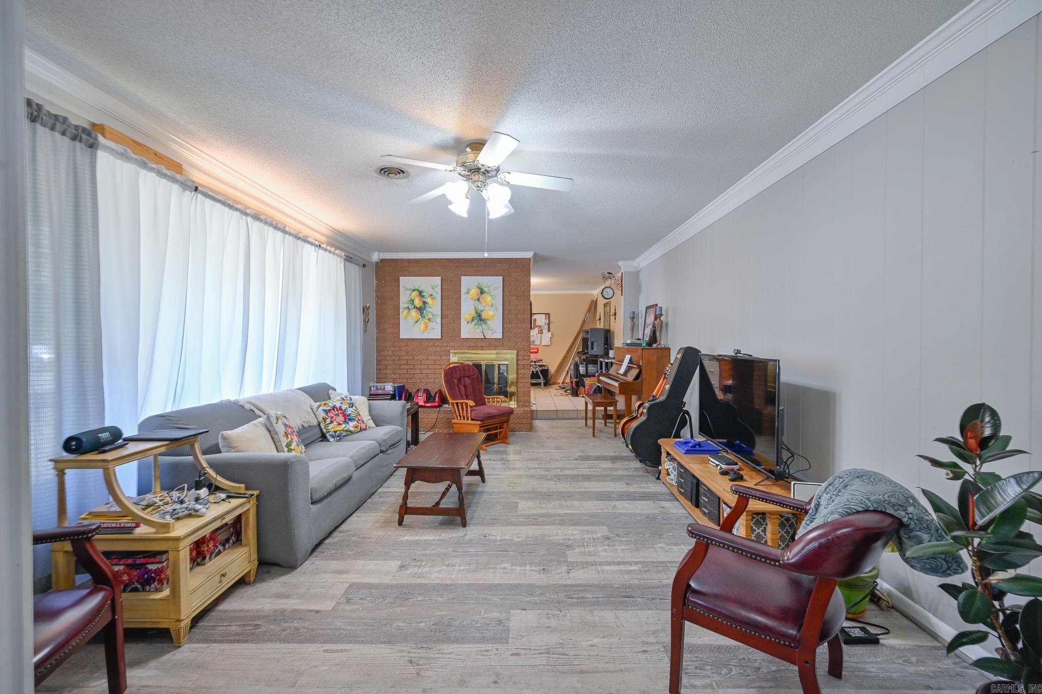 Riales - Residential