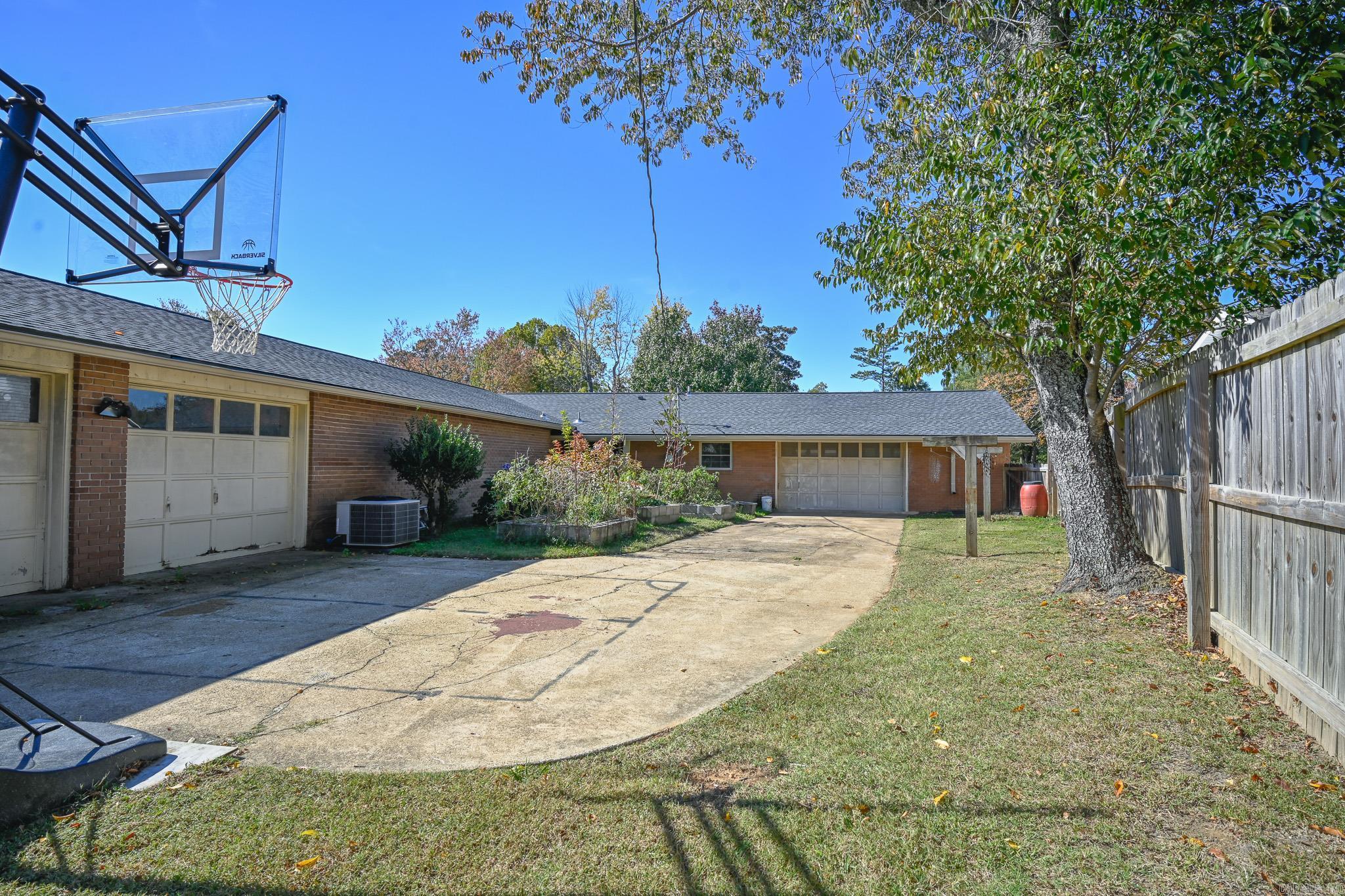 Riales - Residential