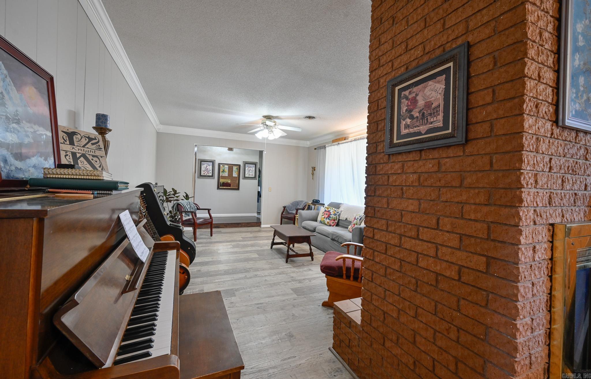 Riales - Residential