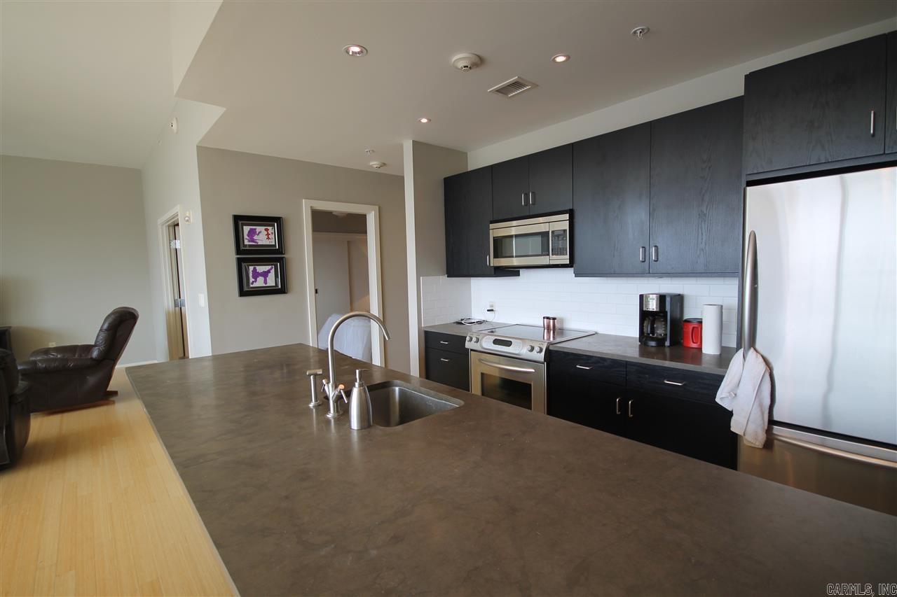 300 THIRD HPR - Residential