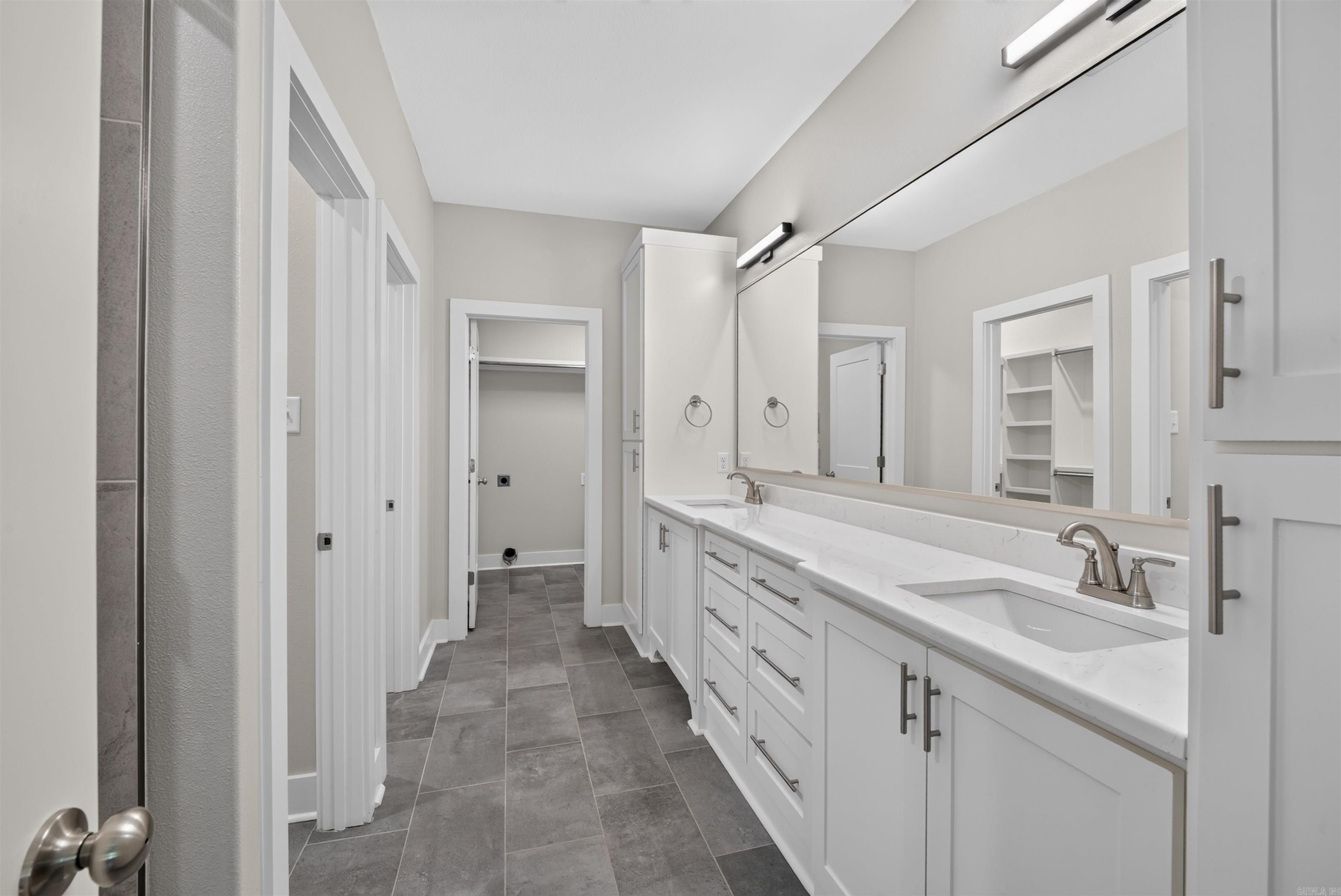 CYPRESS VALLEY - Residential