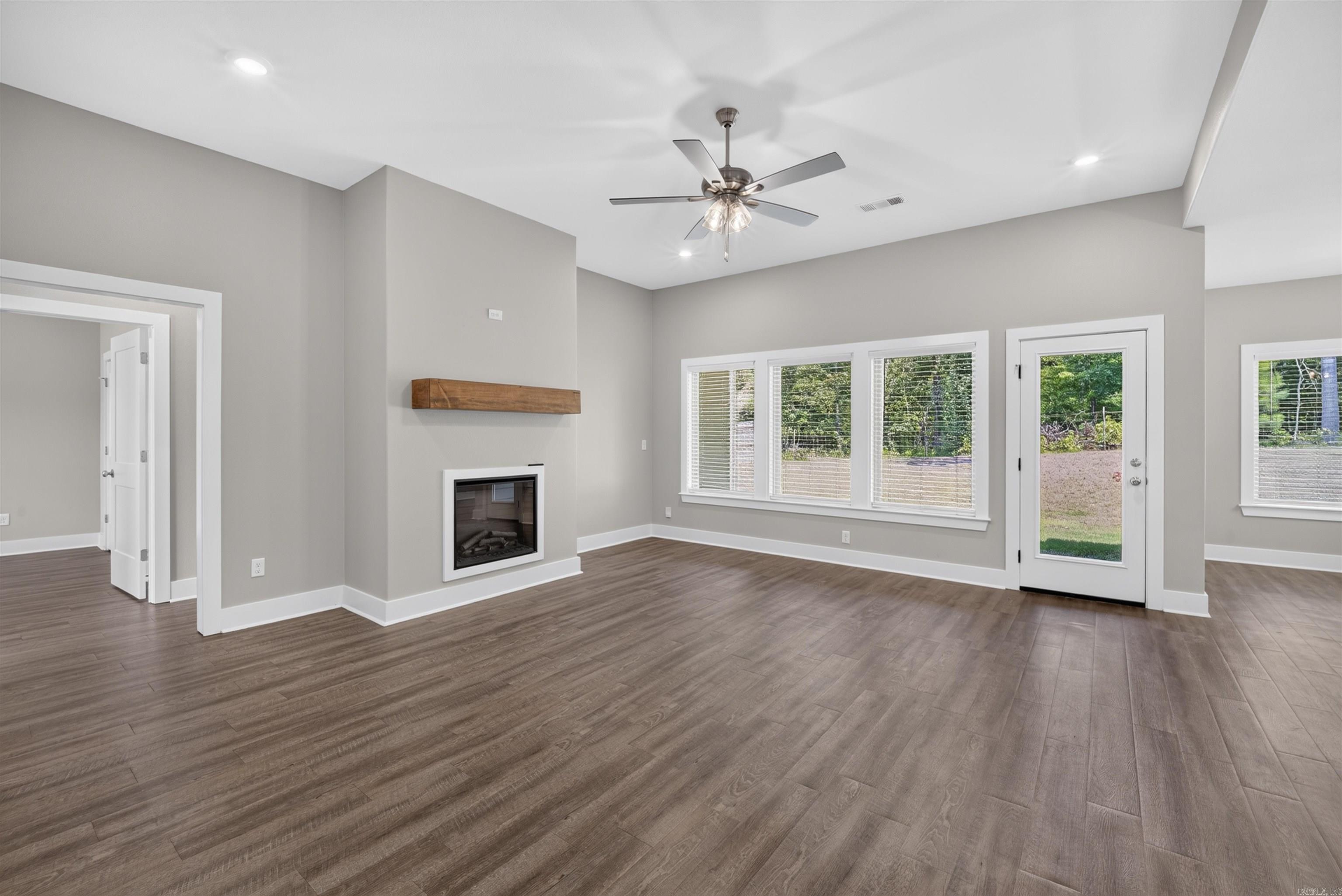 CYPRESS VALLEY - Residential