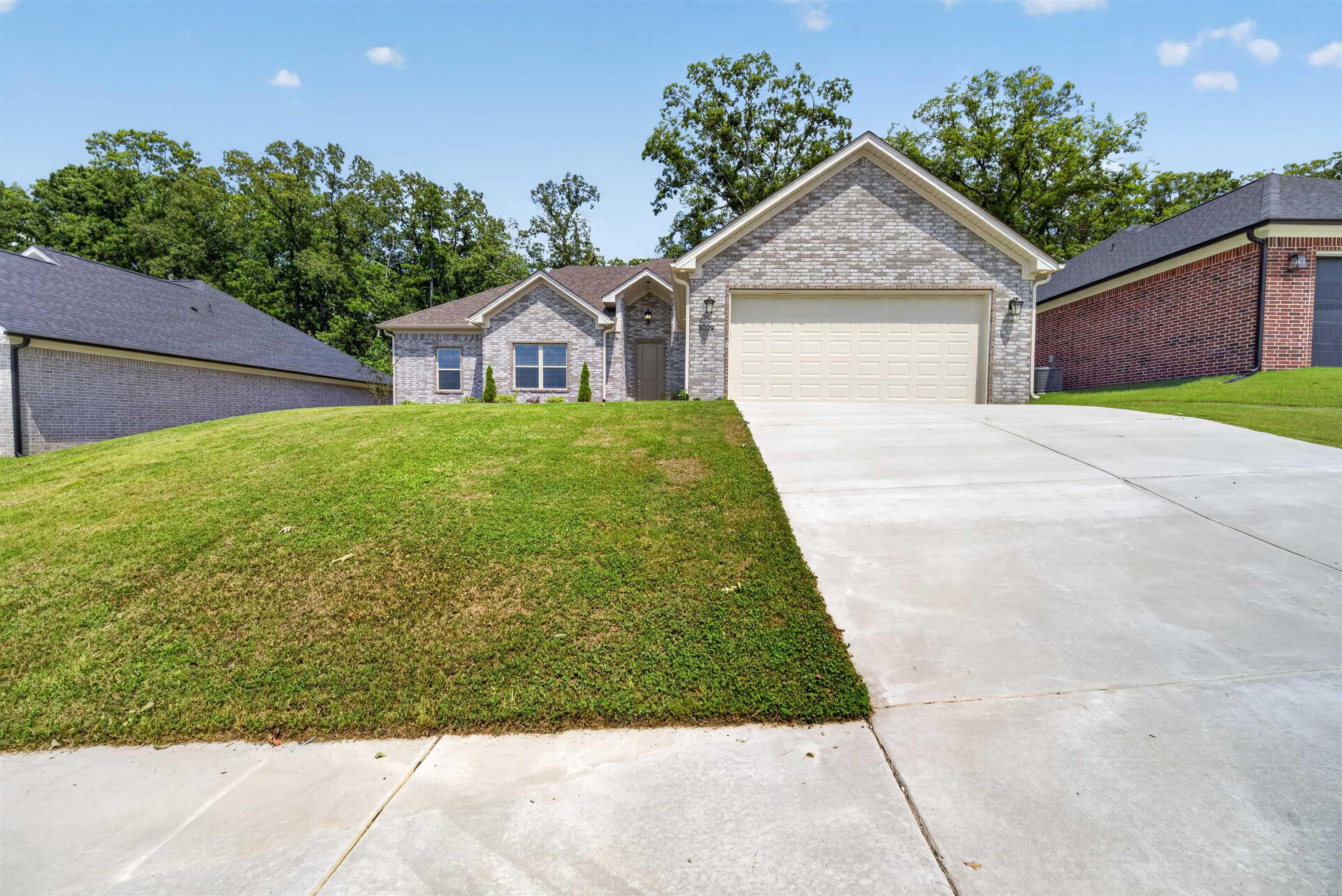CYPRESS VALLEY - Residential