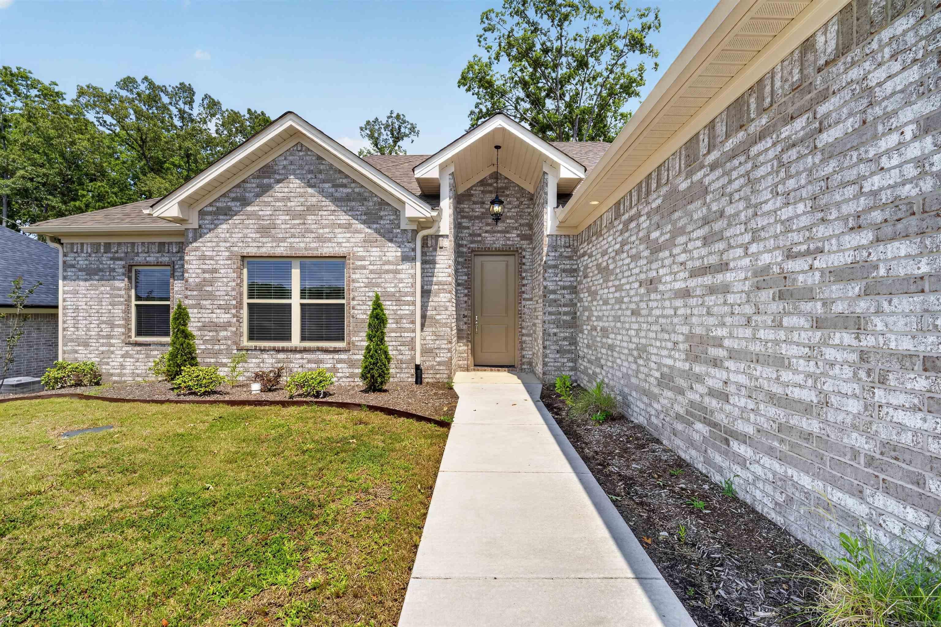CYPRESS VALLEY - Residential