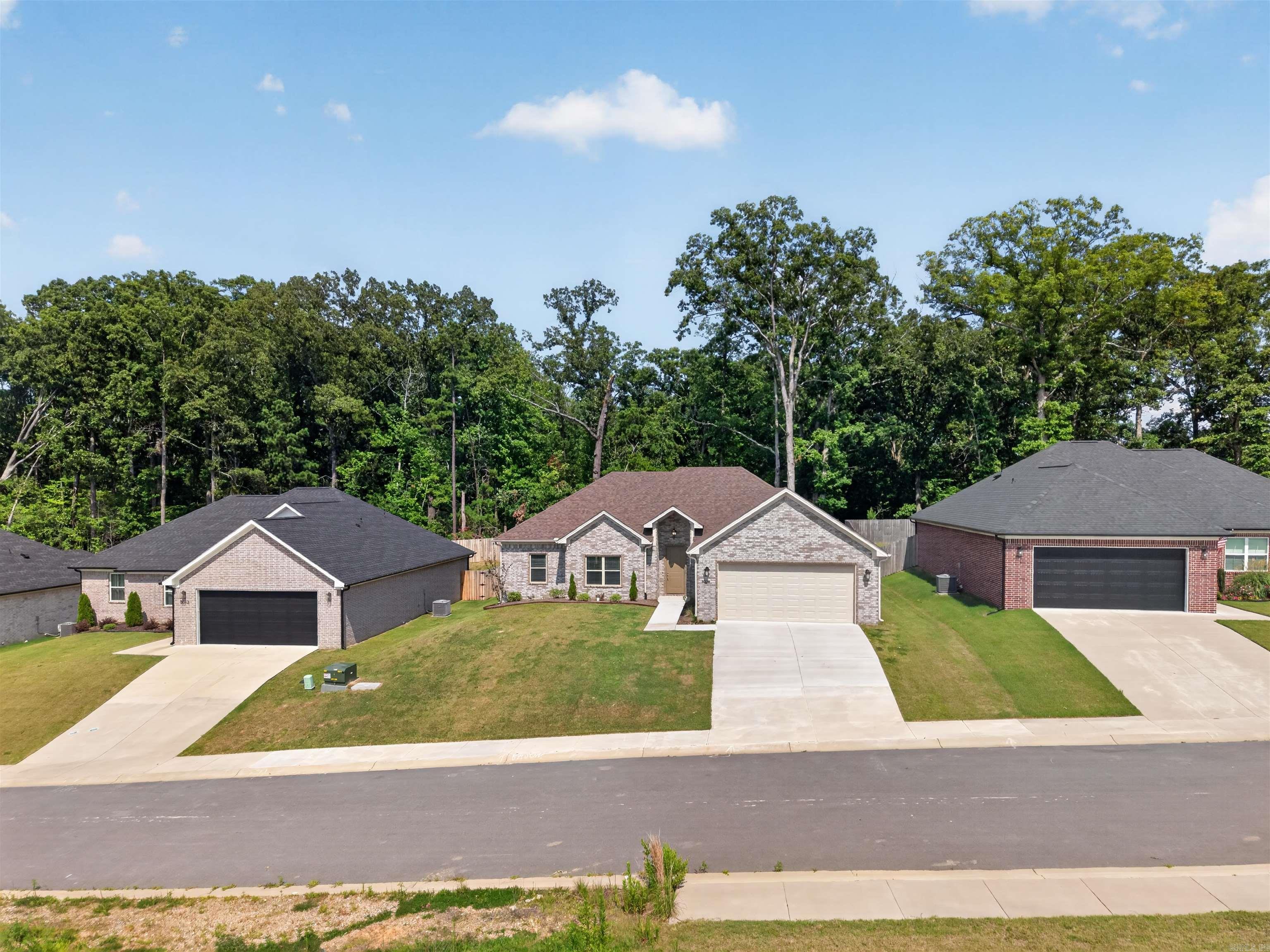 CYPRESS VALLEY - Residential