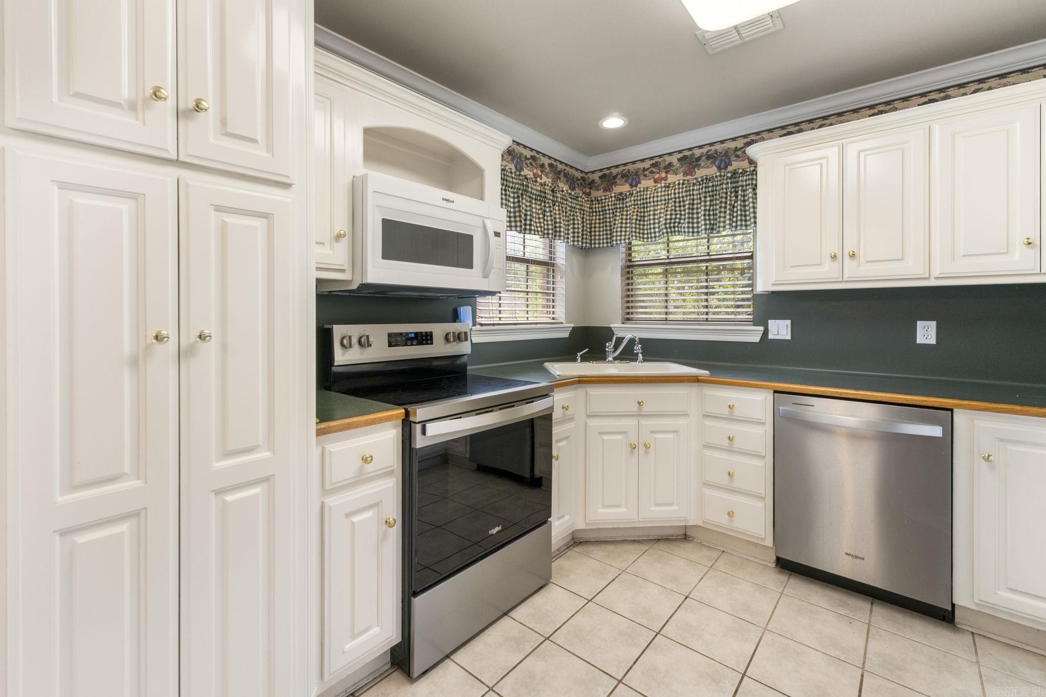 AUTUMN WOOD ESTATES - Residential