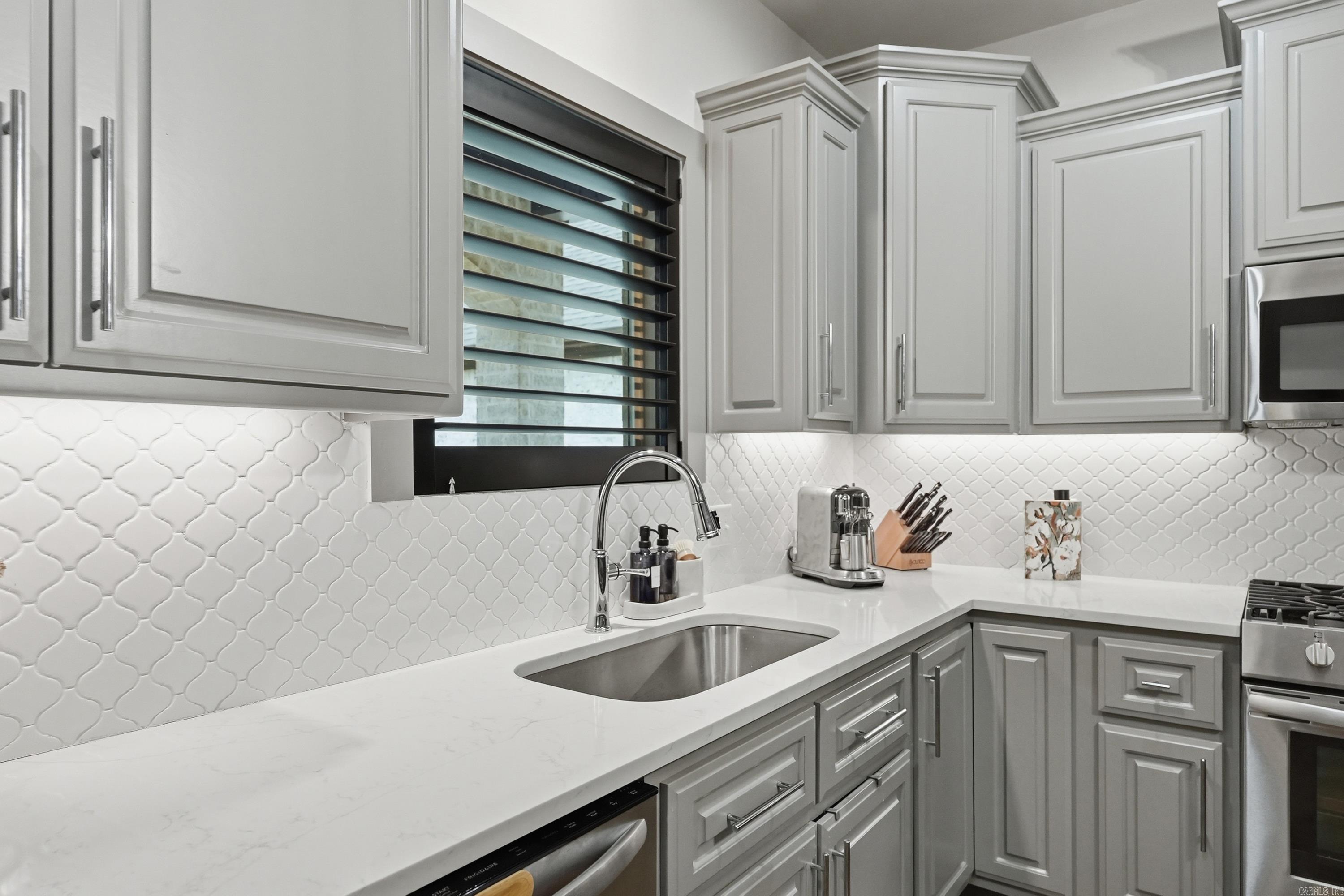 GIBRALTER HGTS - Residential