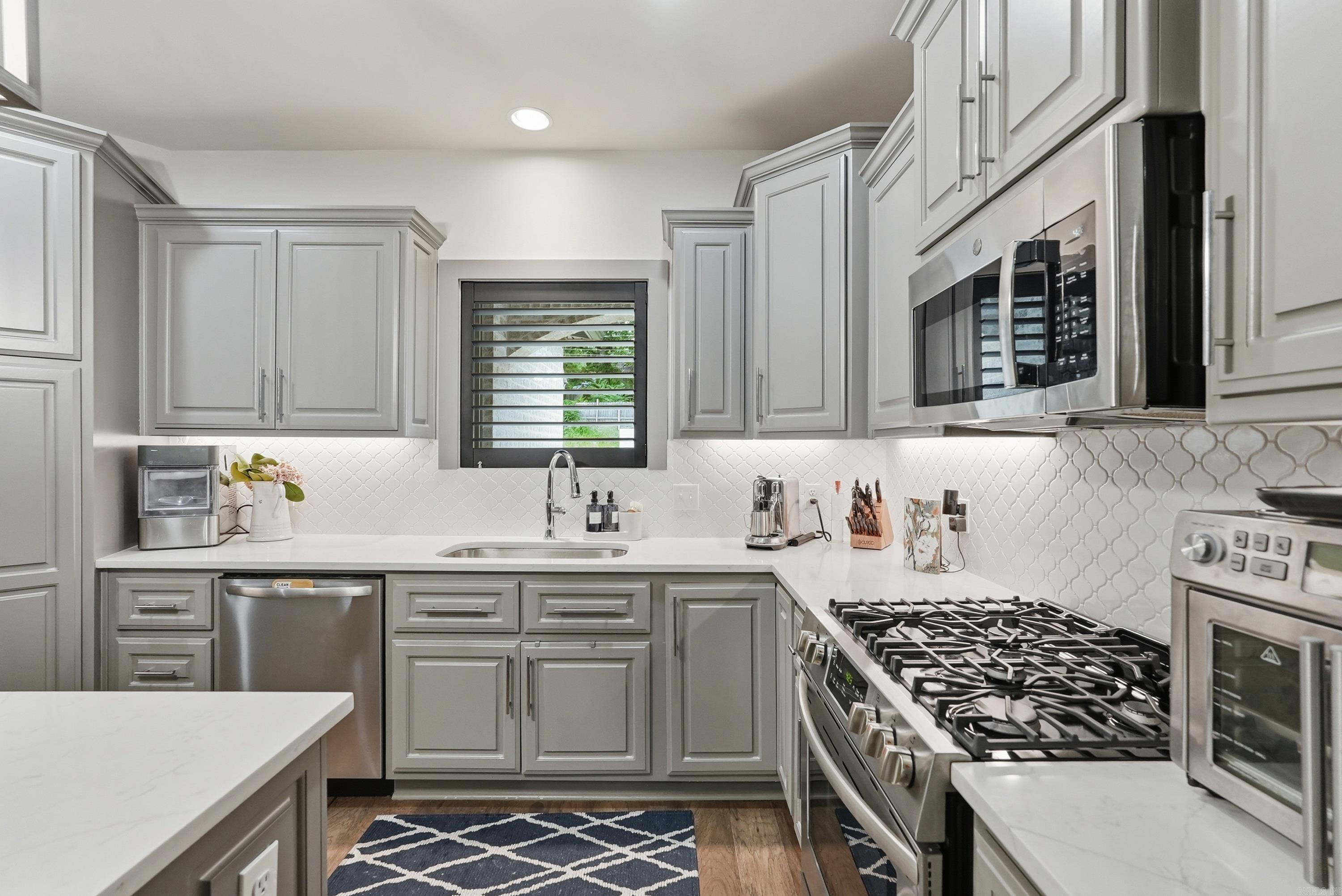 GIBRALTER HGTS - Residential