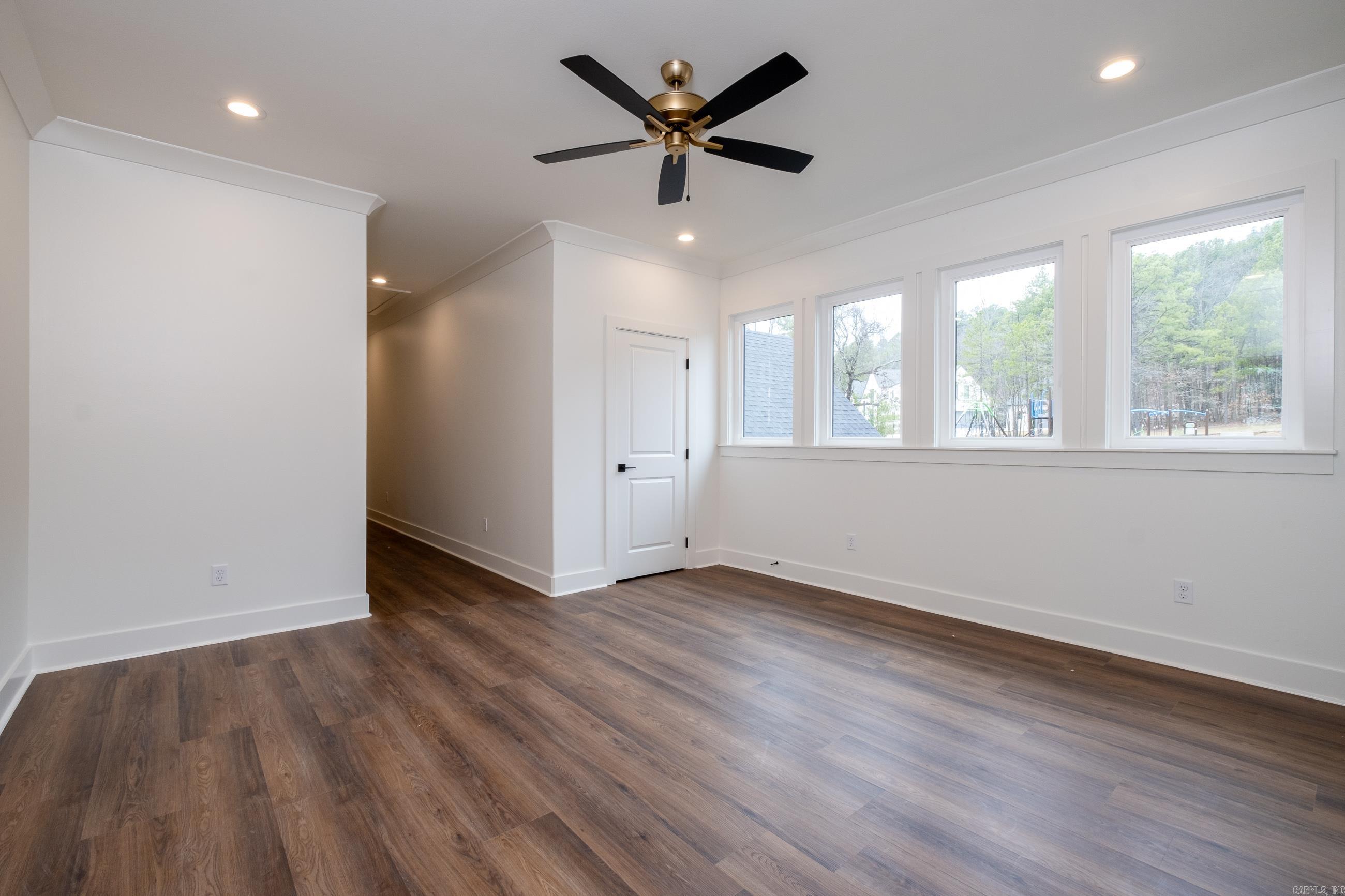 BEAR DEN ESTATES - Residential