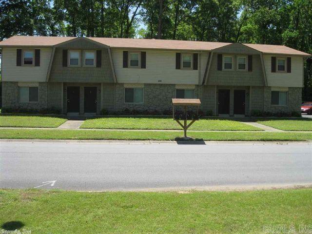 Great 3BD townhome located in southwest Little Rock. Come check it out today before it's gone! Our leases are for two years and income has to be three times the amount of rent. Housing is not accepted at this property.