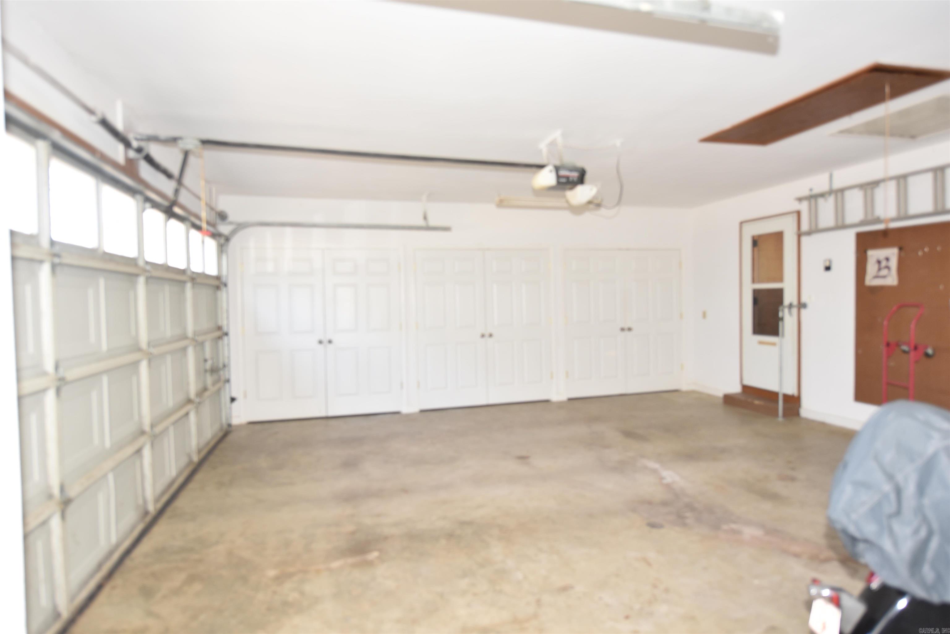 INDIAN HILLS - Residential