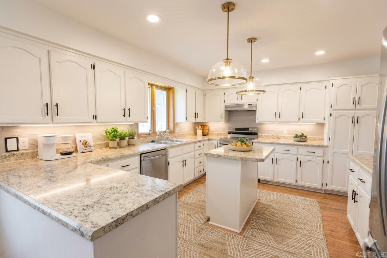 INDIAN HILLS - Residential