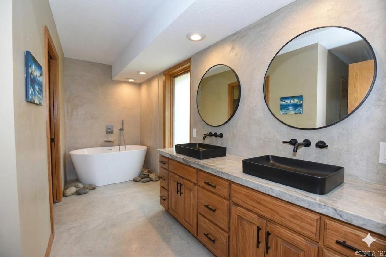 INDIAN HILLS - Residential
