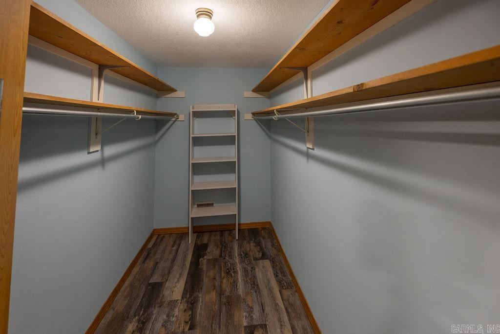 INDIAN HILLS - Residential