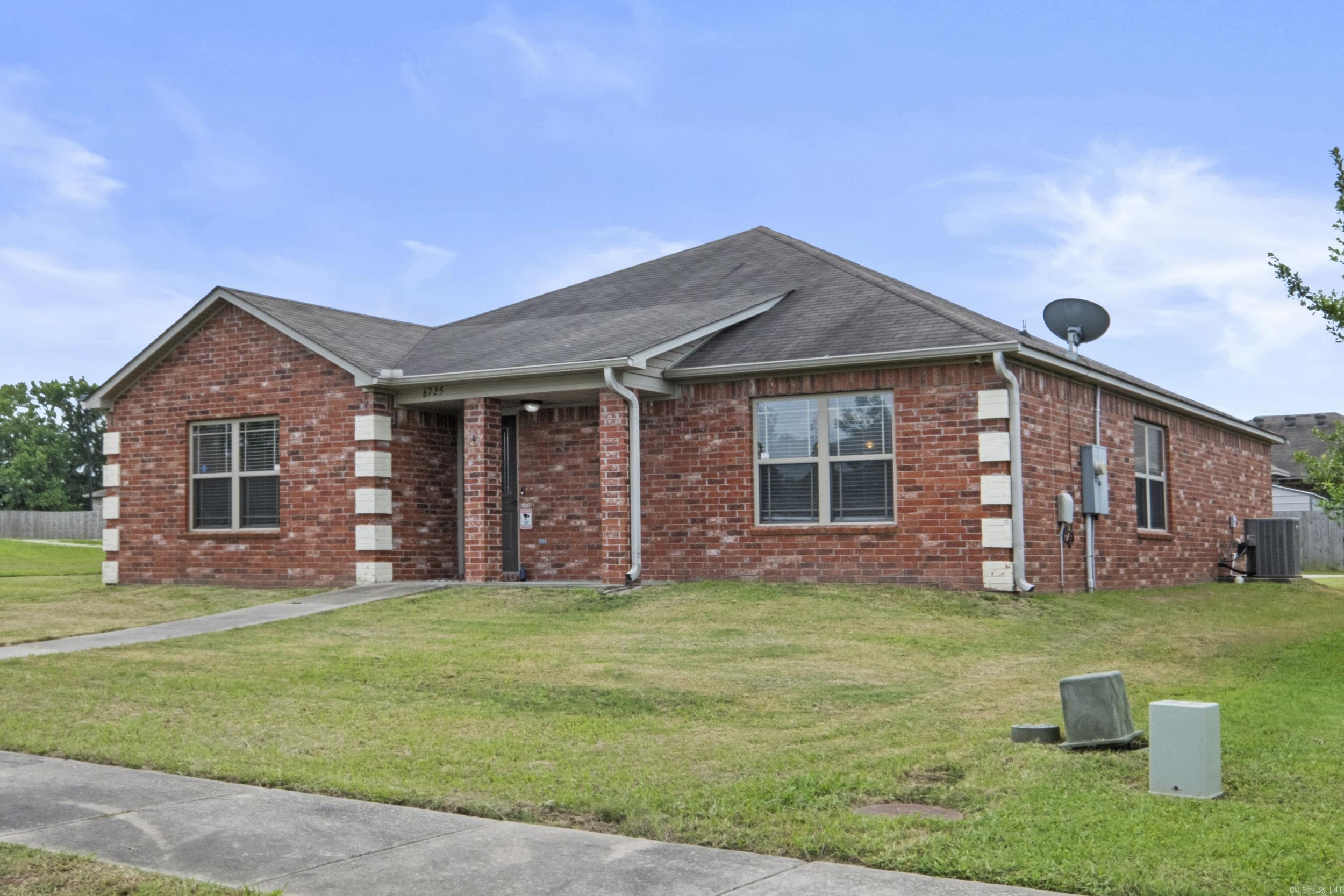 TRAMMEL GARDENS - Residential