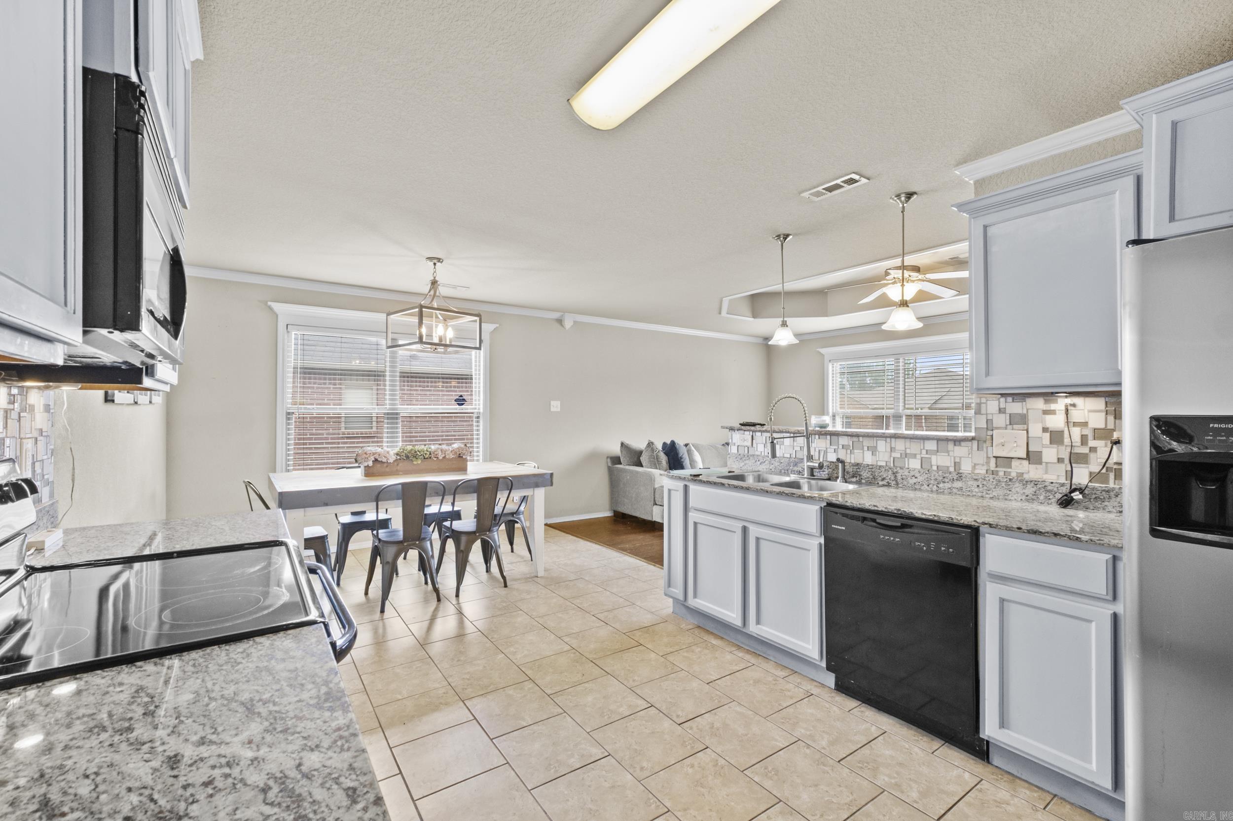 TRAMMEL GARDENS - Residential