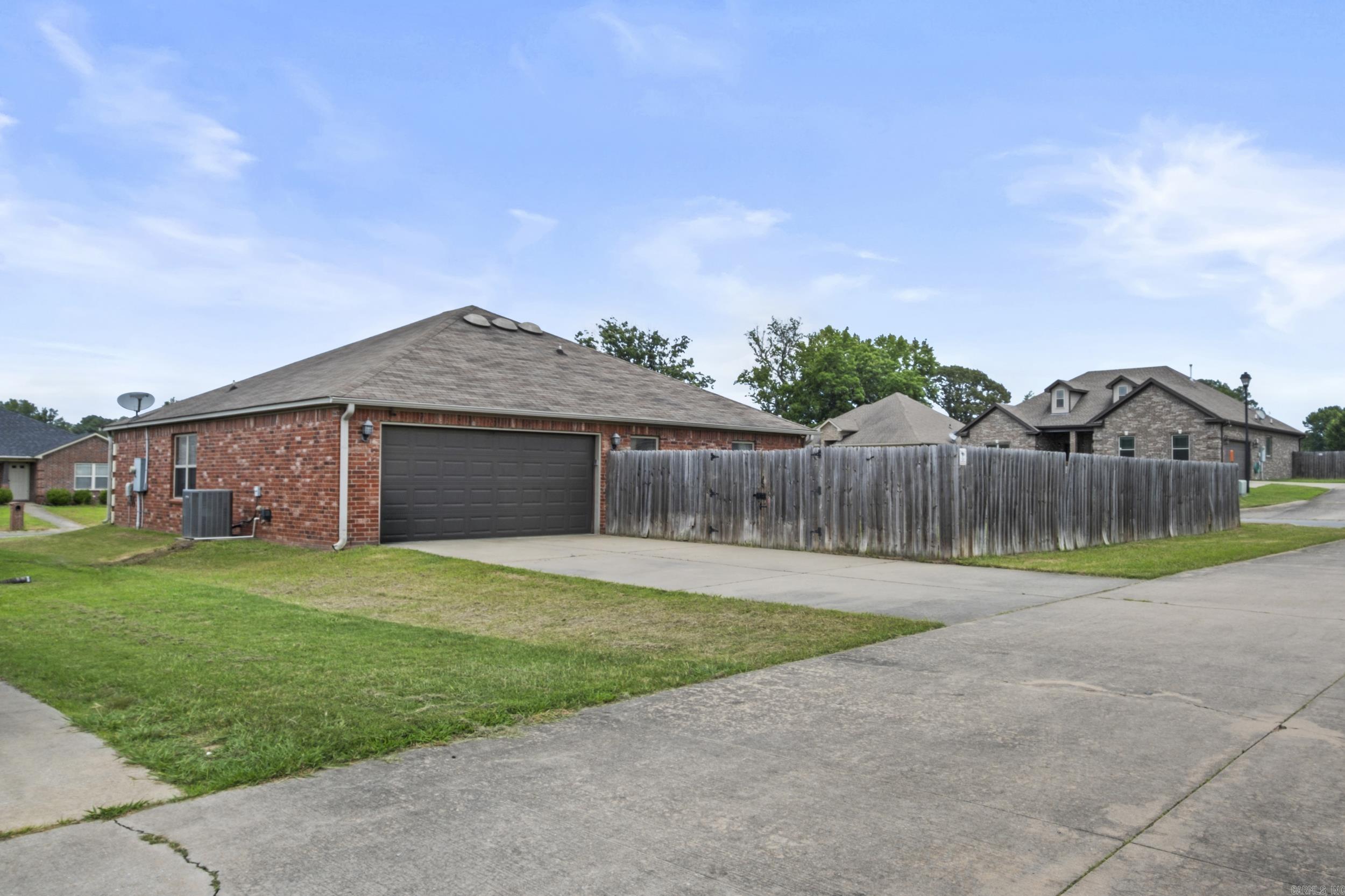 TRAMMEL GARDENS - Residential