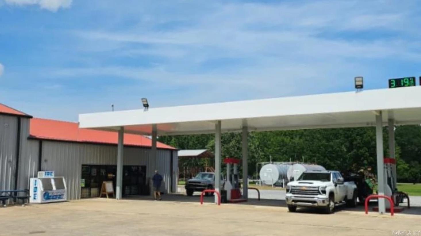Located in a tight-knit rural community driven by farming, hunting, and fishing, this well-established gas station is a true hub for both locals and visitors. Positioned near the White River, it captures steady traffic from farmers, hunters, anglers, and outdoor enthusiasts year-round.  This business offers more than fuel with strong inside sales and a fully stocked convenience store providing food, drinks, and essential everyday items. With limited nearby stores, customers rely on this location for everything from quick meals and snacks to grab-and-go necessities like condiments and household staples.  Highlights include:  Steady traffic from local farm operations  Seasonal boosts from hunters and fishermen  Strong food and inside-store sales  Little to no competition in the area  Essential service to the surrounding community  This is a rare opportunity to own a high-demand rural business with built-in customer loyalty, consistent revenue, and long-term growth potential in a proven location.